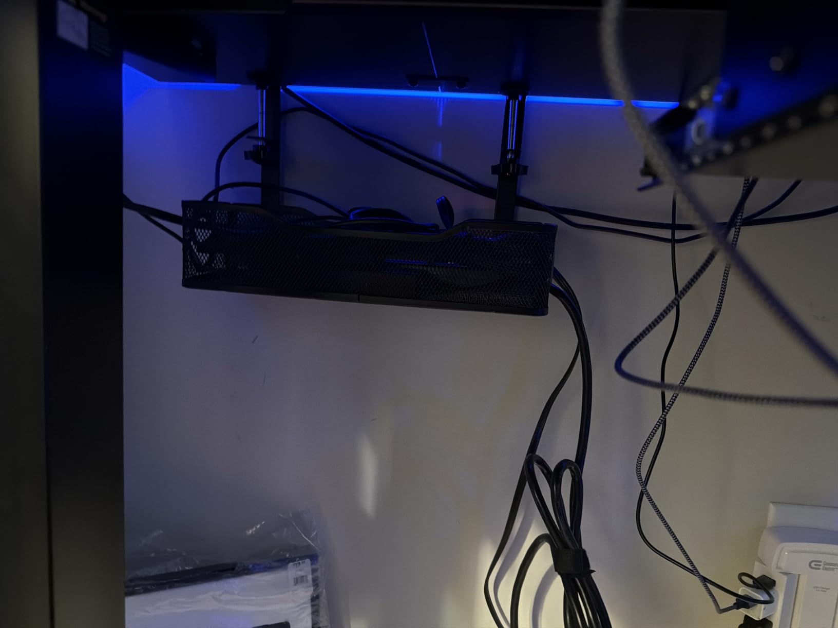 Under Desk Cable Management Tray Black, Cinati Wire Organizers No Drill, Cable Tray with Clamp for Wire Management, Cord Organization Box for Office, Home - No Damage to Desk customer photo 1