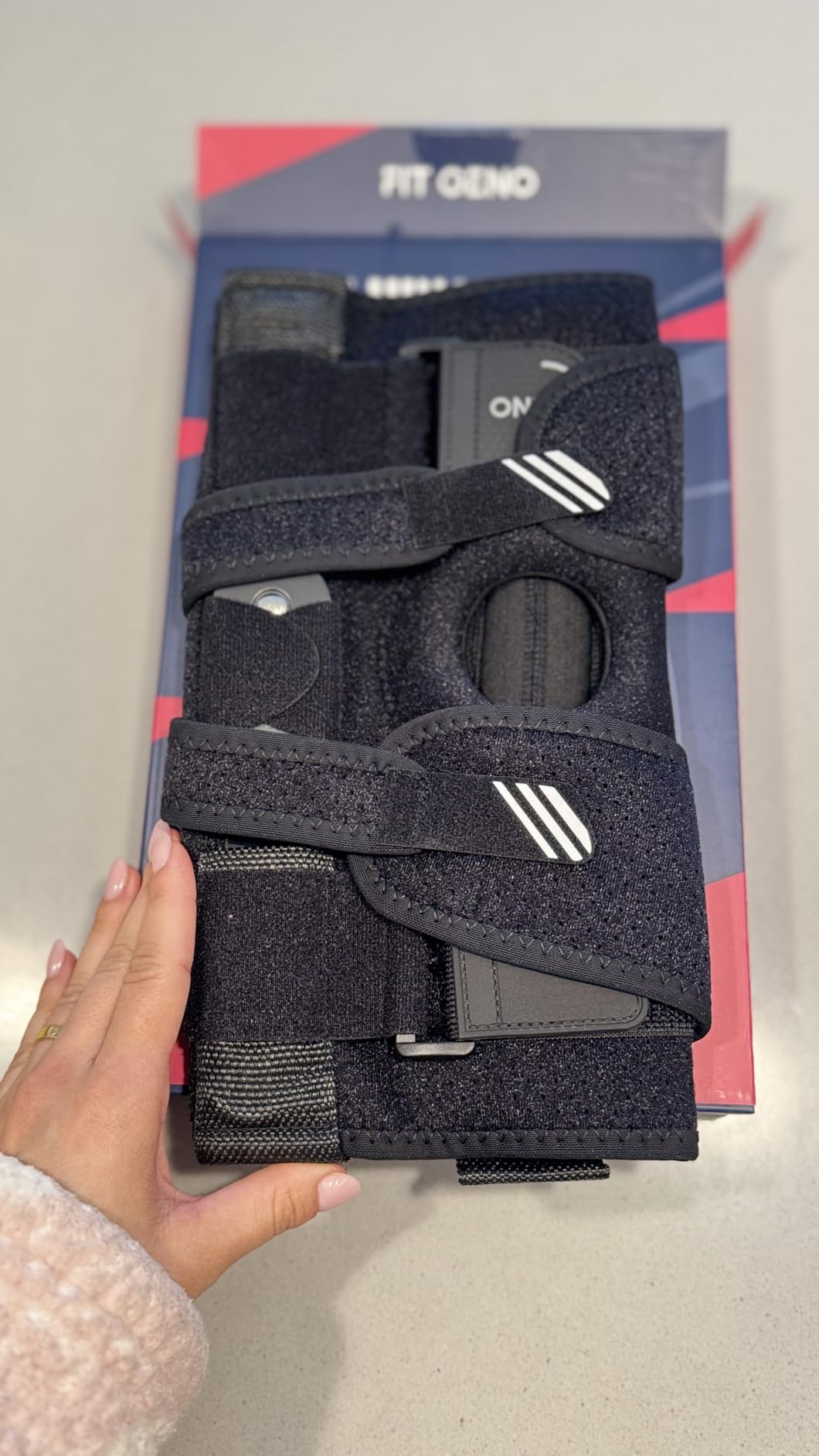 Fit Geno Hinged Knee Brace for Meniscus Tear: Adjustable Knee Support for Knee Pain w/Side Stabilizers & Hinges for Injury or Surgery Recovery - Men and Women customer photo 2
