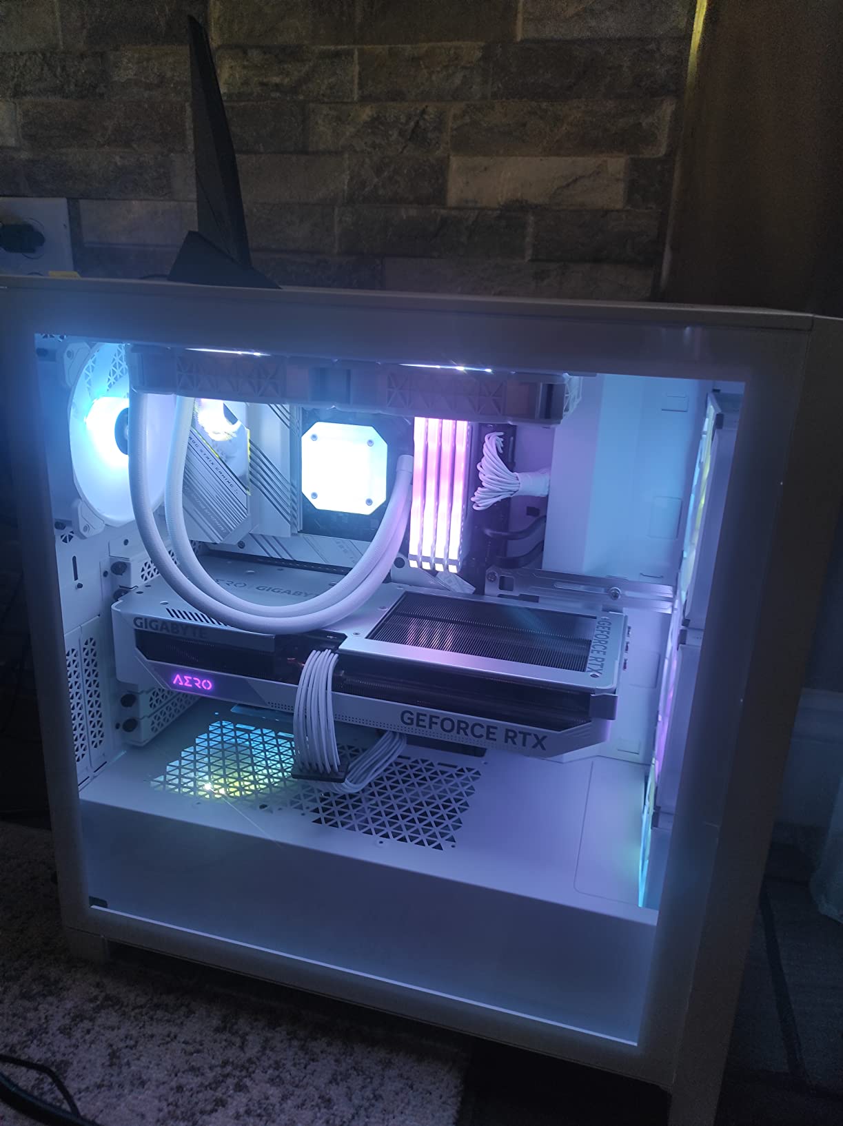 GIGABYTE GeForce RTX 4070 Ti AERO OC 12G Graphics Card, 3X WINDFORCE Fans, 12GB 192-bit GDDR6X, GV-N407TAERO OC-12GD Video Card customer photo 2