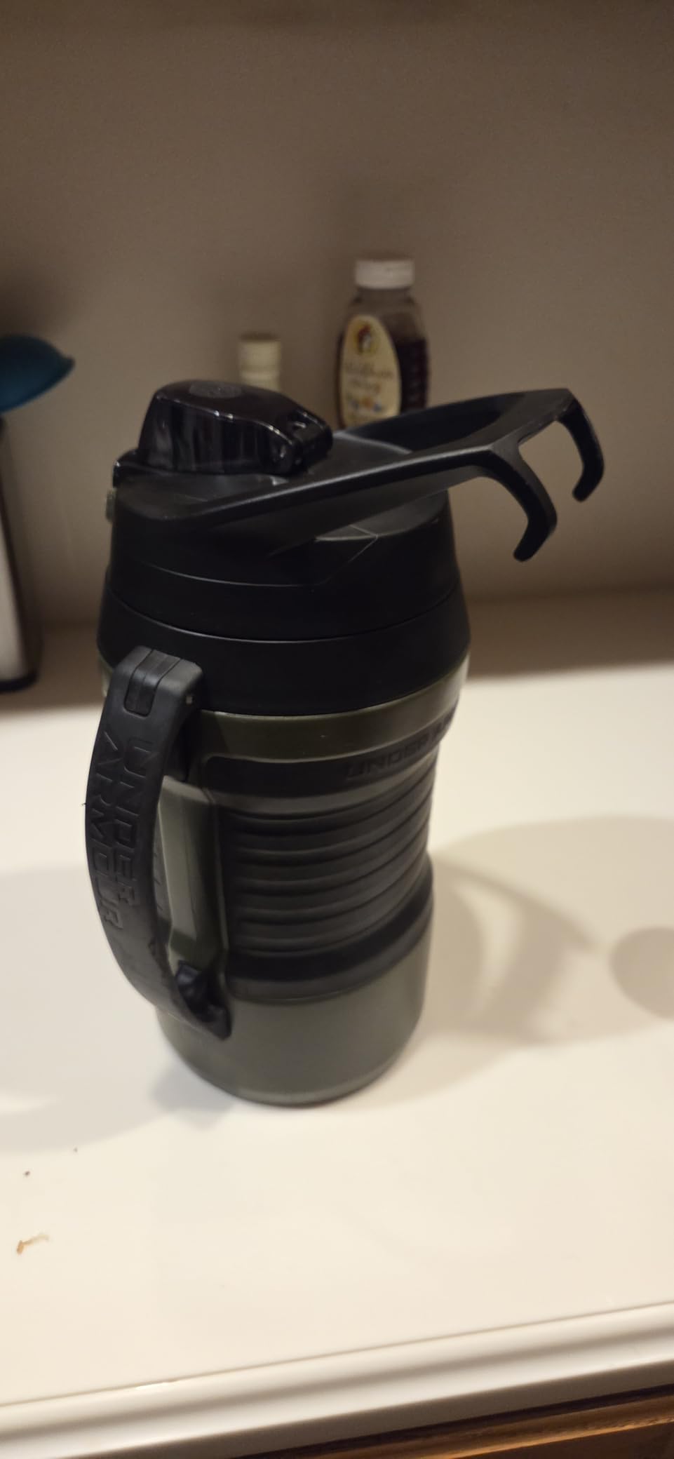 Under Armour Insulated Water Bottle with Handle & Fence Hook, Half Gallon Sports Water Jug, Leak-Resistant & BPA-Free for Baseball, Football & Gym - Black/Black, 64oz customer photo 2