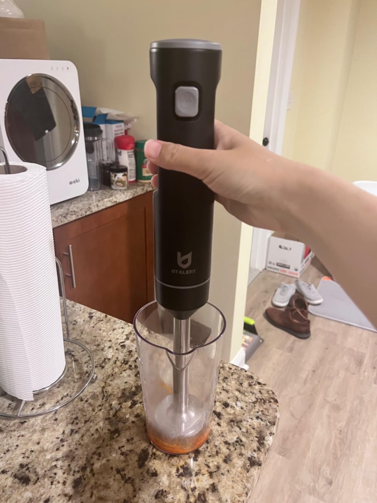Cordless Hand Blender, UTALENT Variable Speed Immersion Blender Rechargeable, with 500ml Chopper, 600ml container, Egg Whisk, for Smoothies, Baby Food and Soups - Black customer photo 2
