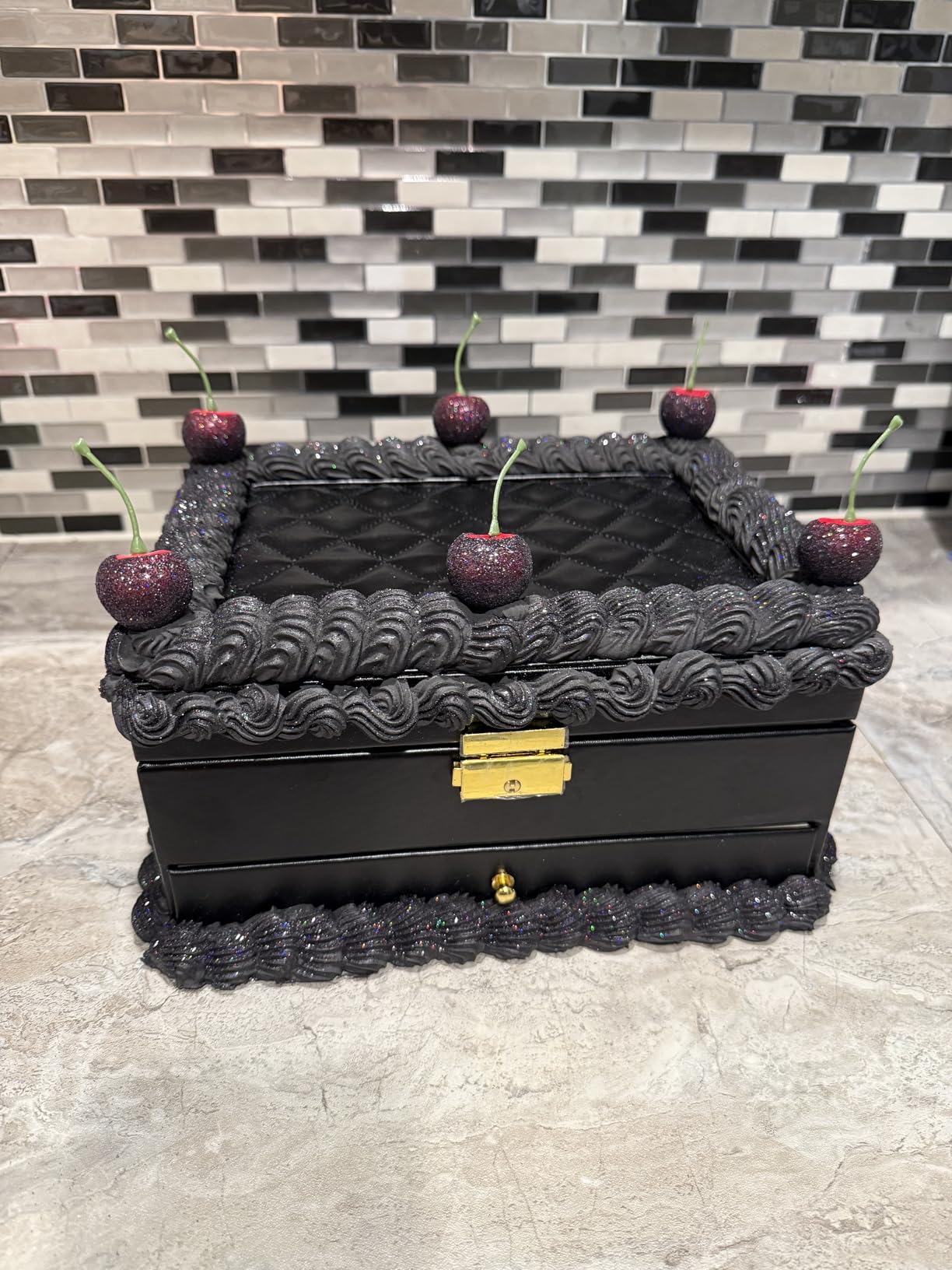 GUOER Jewelry Box for Women Girl Wife - Large PU Leather Jewelry Organizer Storage Case with Two Layers Display for Earrings Bracelets Rings Watches Mothers Day Gifts (Black) customer photo 2