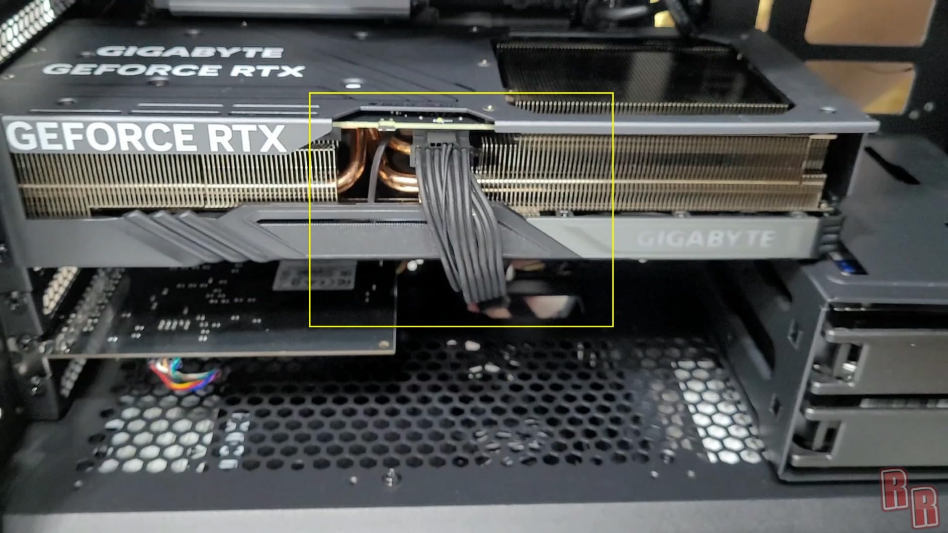 CORSAIR HX1000i Fully Modular Ultra-Low Noise ATX Power Supply - ATX 3.1 & PCIe 5.1 Compliant - Fluid Dynamic Bearing Fan - iCUE Software Compatible - 80 Plus Platinum Efficiency - Black customer photo 2