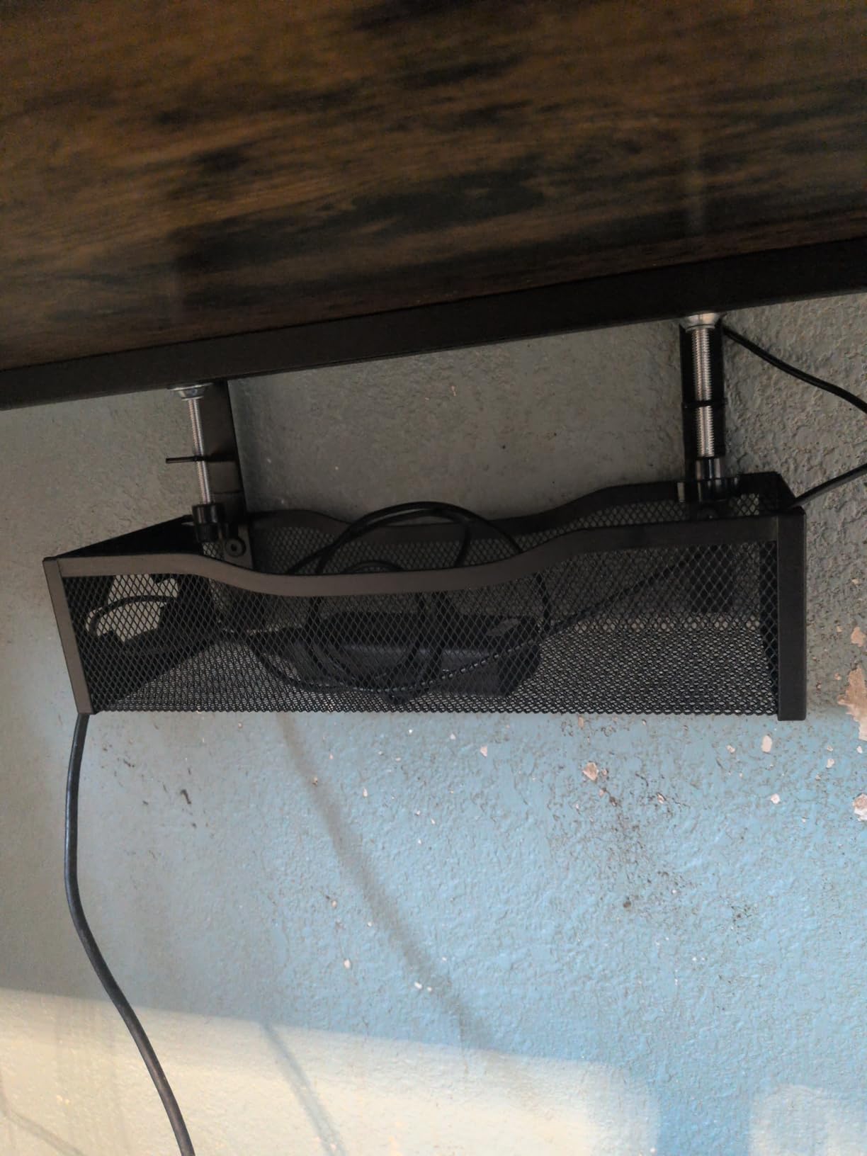 Under Desk Cable Management Tray No Drill, Metal Mesh Cable Management Under Desk with Clamp Mount, 2 Hole Cable Tray with Wire Management and Cord Organizer customer photo 1