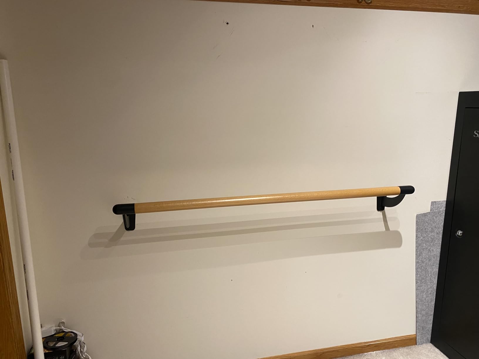 SELEWARE 4-12 ft Long Wood Ballet Barre Wall Mount Barre System for Home or Studio Barre Movements Body Stretch 1.5 inch Dia customer photo 1