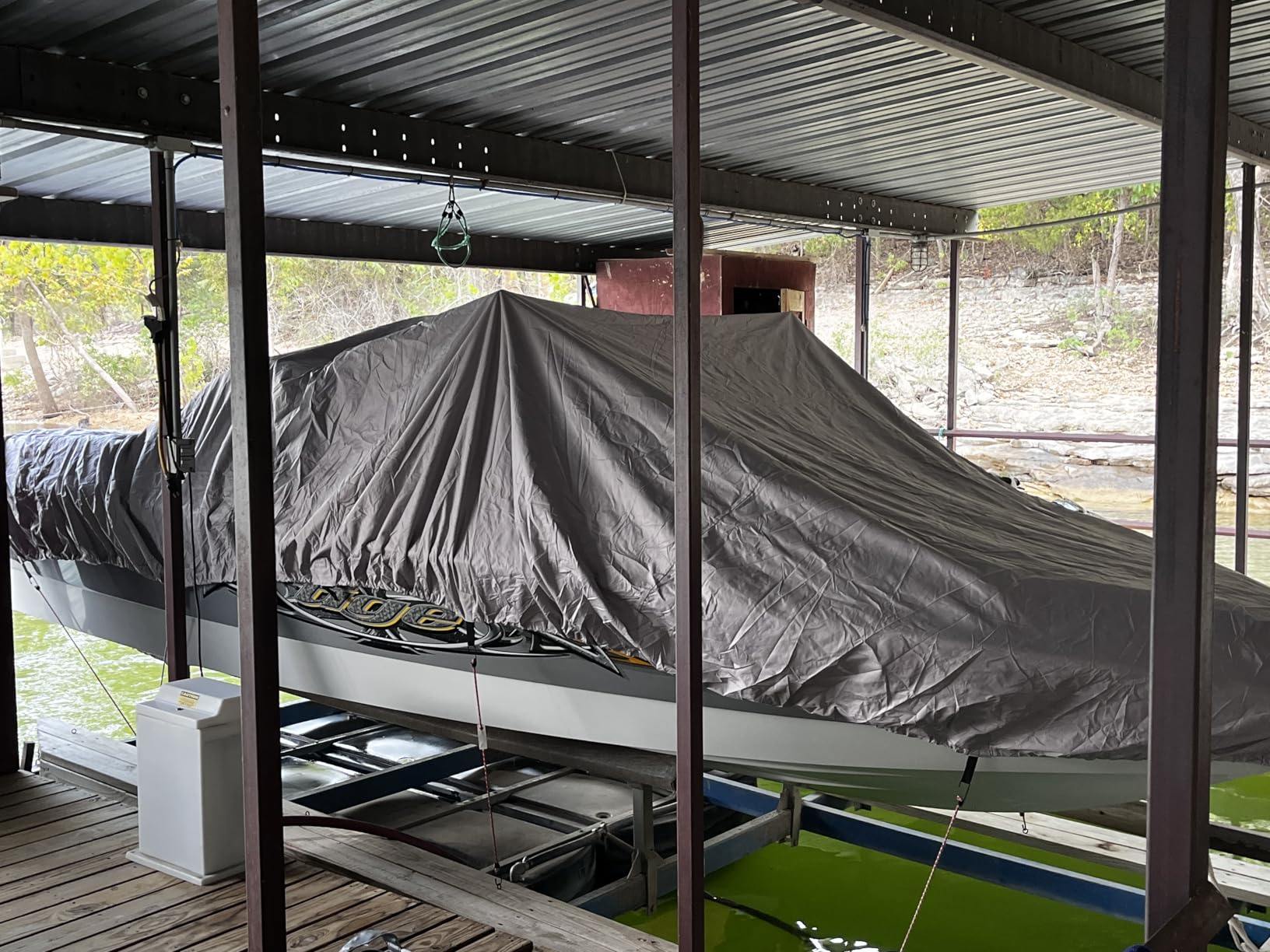 Solim Center Console Boat Cover, 17'-19' Waterproof 1300D PU Heavy Duty Trailerable Boat Cover for Center Console Boat, Marine Grade Oxford UV Resistant Polyester Canvas with 18 Tie Down Straps, Gray customer photo 1