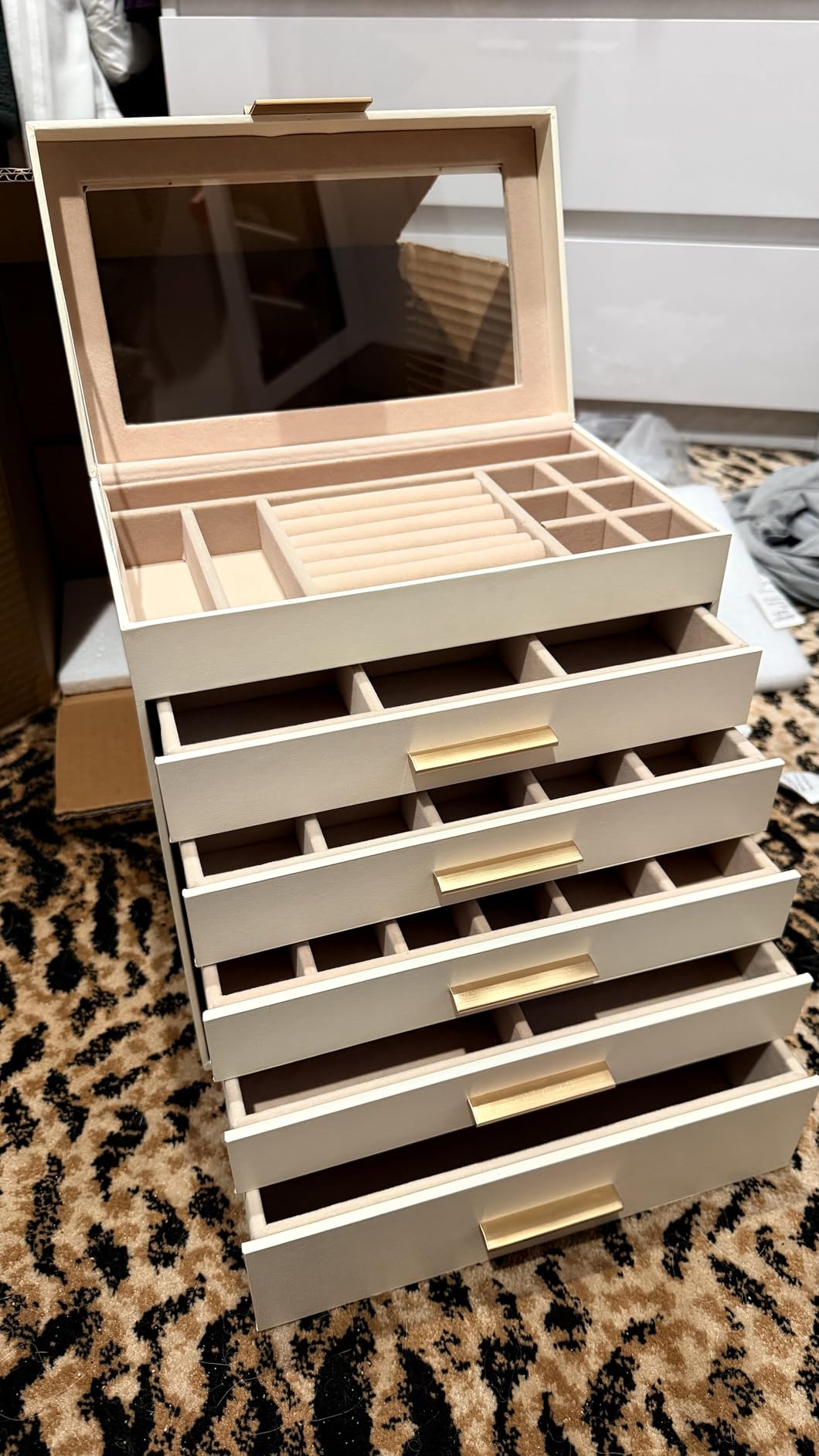 SONGMICS GISELLA Collection - Jewelry Box Organizer, 6-Layer Jewelry Storage with 5 Drawers, Shiny Metal Hardware, Glass Lid, Modern, Cloud White and Gold UJBC171W01 customer photo 2