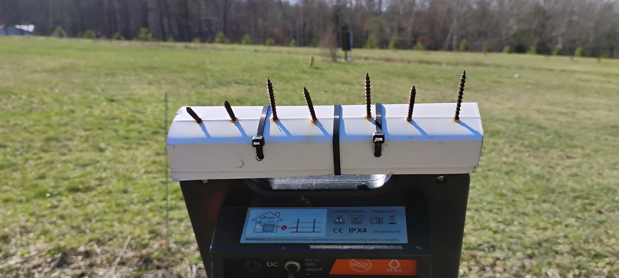 Andmon MINI250 Solar Electric Fence Charger with Day or Night Mode, 0.25Joule Portable Solar Fence Charger customer photo 2