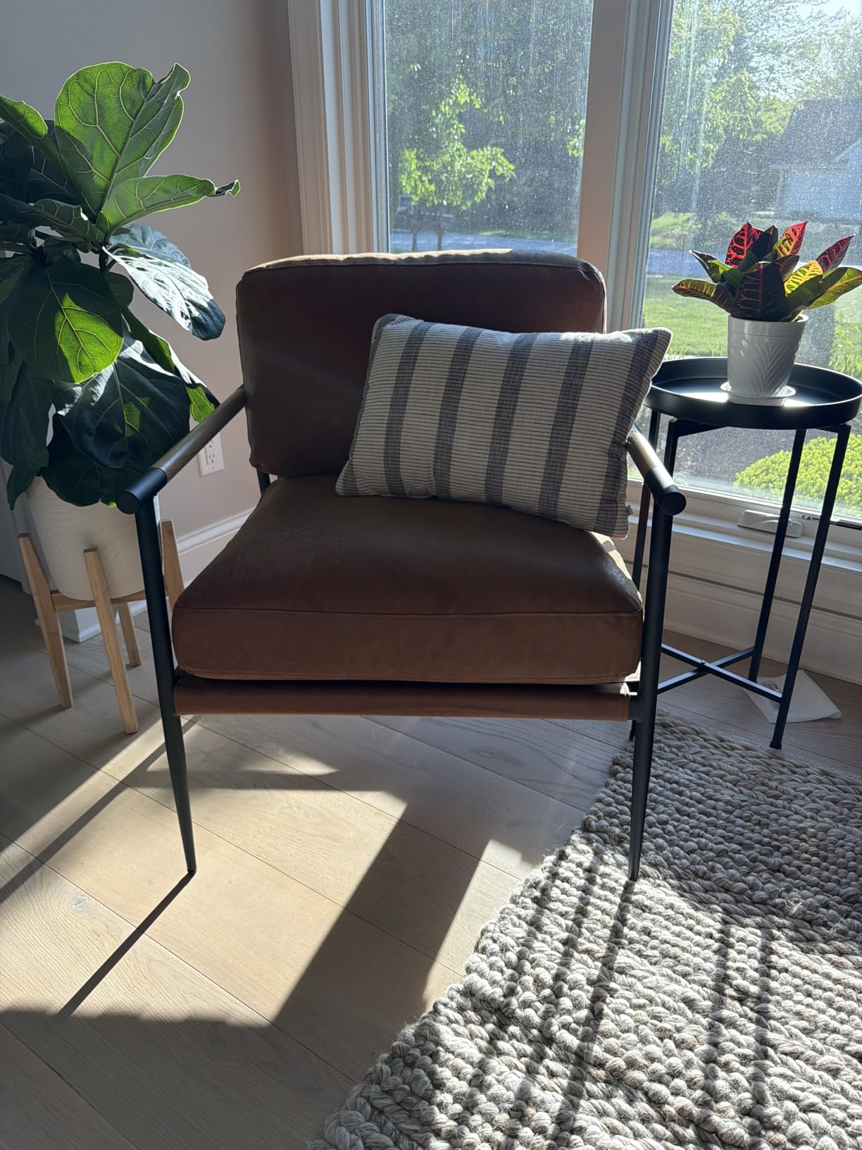 Ya-Home Mid-Century Accent Chair, Soft Armchair PU Leather Lounge Chair with Black Metal Legs, Upholstered Leisure Chair for Living Room Bedroom Reception Room, 1PC, Brown customer photo 1