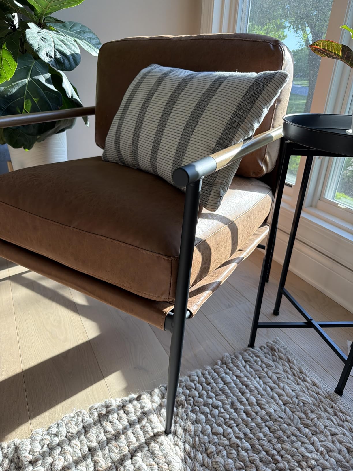 Ya-Home Mid-Century Accent Chair, Soft Armchair PU Leather Lounge Chair with Black Metal Legs, Upholstered Leisure Chair for Living Room Bedroom Reception Room, 1PC, Brown customer photo 2