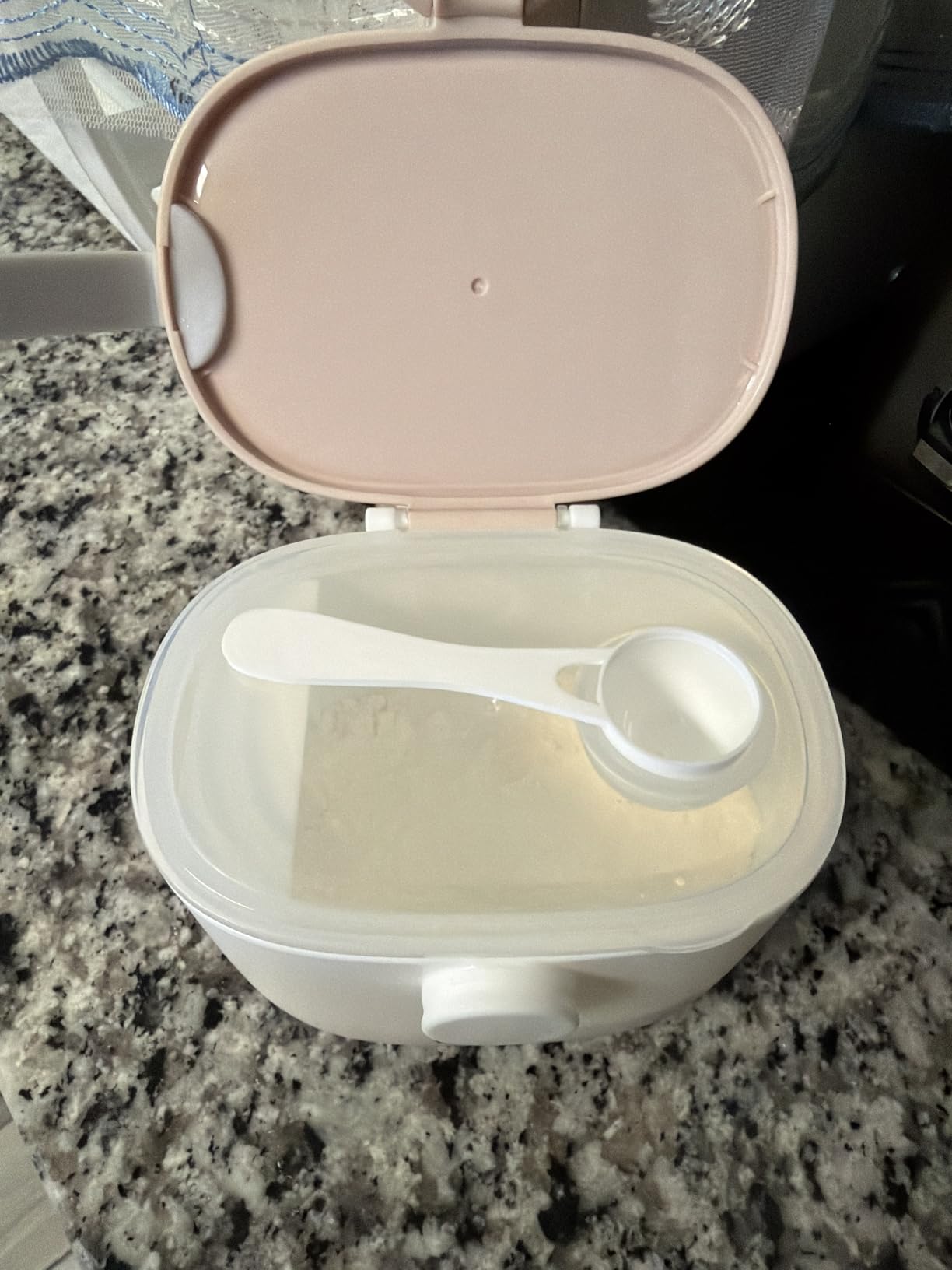 Termichy Baby Formula Dispenser, Portable Formula Dispenser Container with Scoop and Carry Handle for Travel Outdoor Activities for Baby Infant, 500ml customer photo 1