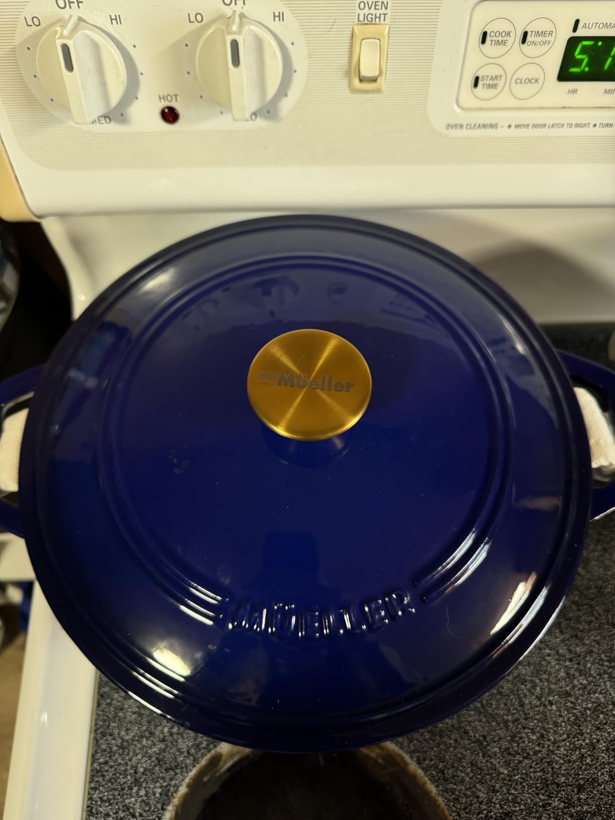Mueller DuraCast 6 Quart Enameled Cast Iron Dutch Oven Pot with Lid, Sourdough Bread Baking, PFOA-Free, 500F Oven Safe - All Cooktops incl. Induction, Braising & Slow Cooking, Emerald customer photo 1