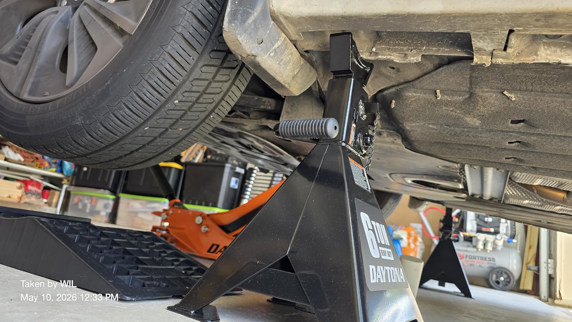 ROBLOCK Heavy Duty Car Ramps for Oil Changes and Jack Support, Portable Low Profile Car Ramps for High Lift, Vehicle Ramps for Garage, 31.5''x8.1''x4.9'', G.V.W 10000 LBS, 2 Packs customer photo 1