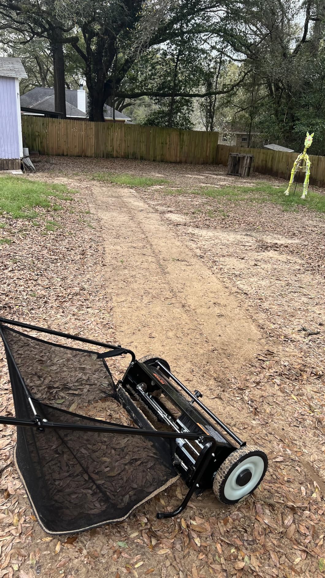 VEVOR Push Lawn Sweeper, 26 Inch Leaf & Grass Collector, Strong Rubber Wheels & Heavy Duty Thickened Steel Durable to Use with Large Capacity 7 ft³ Mesh Collection Bag, 4 Spinning Brushes customer photo 1