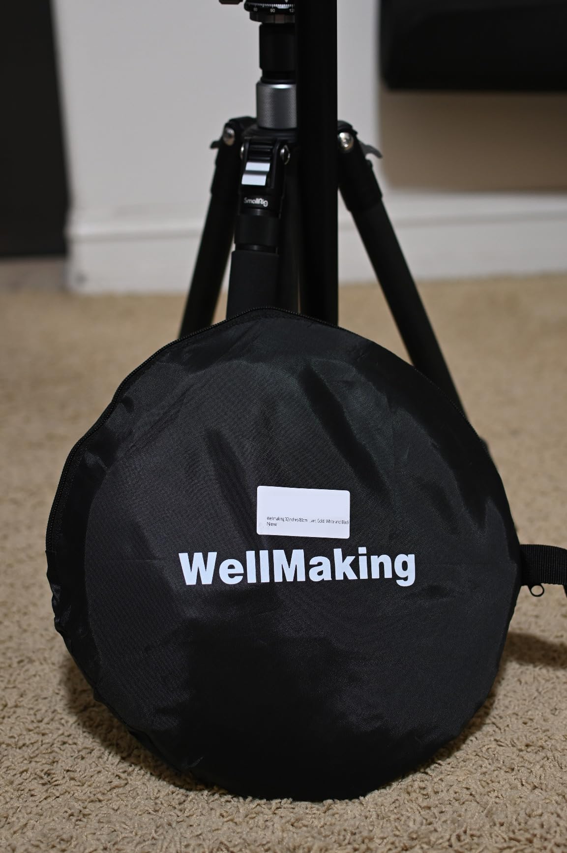 WELLMAKING 32 Inch (80cm) Reflector Photography, Collapsible Light Reflector with Bag & tilt Adapter, 5 in 1 Handle Reflector for Studio & Outdoor Lighting -Translucent, Silver, Gold, White and Black customer photo 2