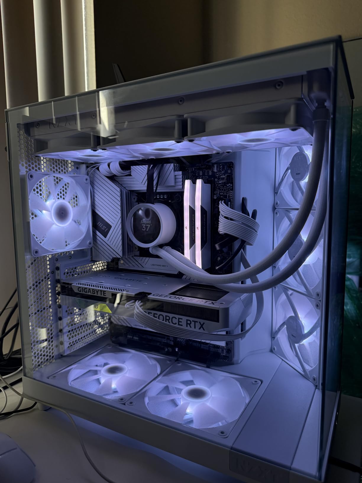 Gigabyte GeForce RTX 4060 AERO OC 8G Graphics Card, 3X WINDFORCE Fans, 8GB 128-bit GDDR6, GV-N4060AERO OC-8GD Video Card customer photo 2