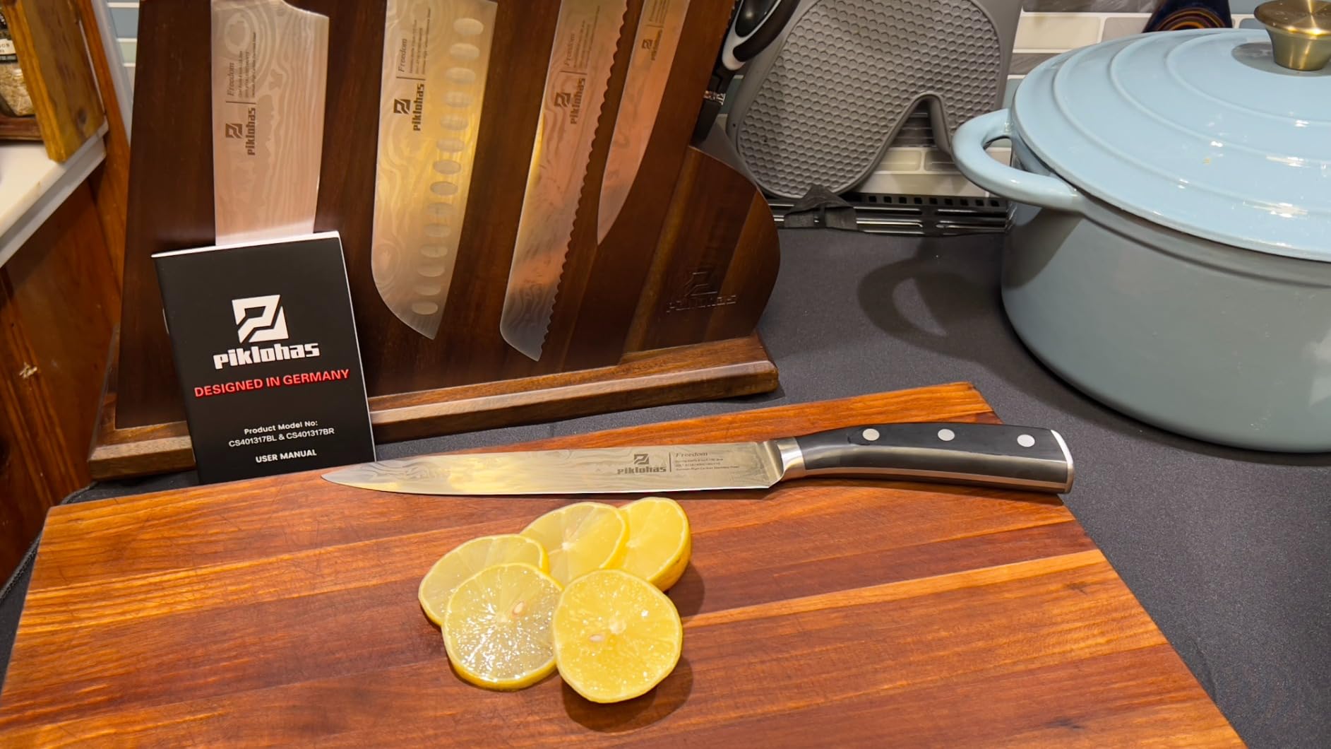 Piklohas Knife Sets for Kitchen with Block, 17 Pieces with Magnetic Knife Holder, German High Carbon Stainless Steel Damascus Pattern Chef Knife Set customer photo 1