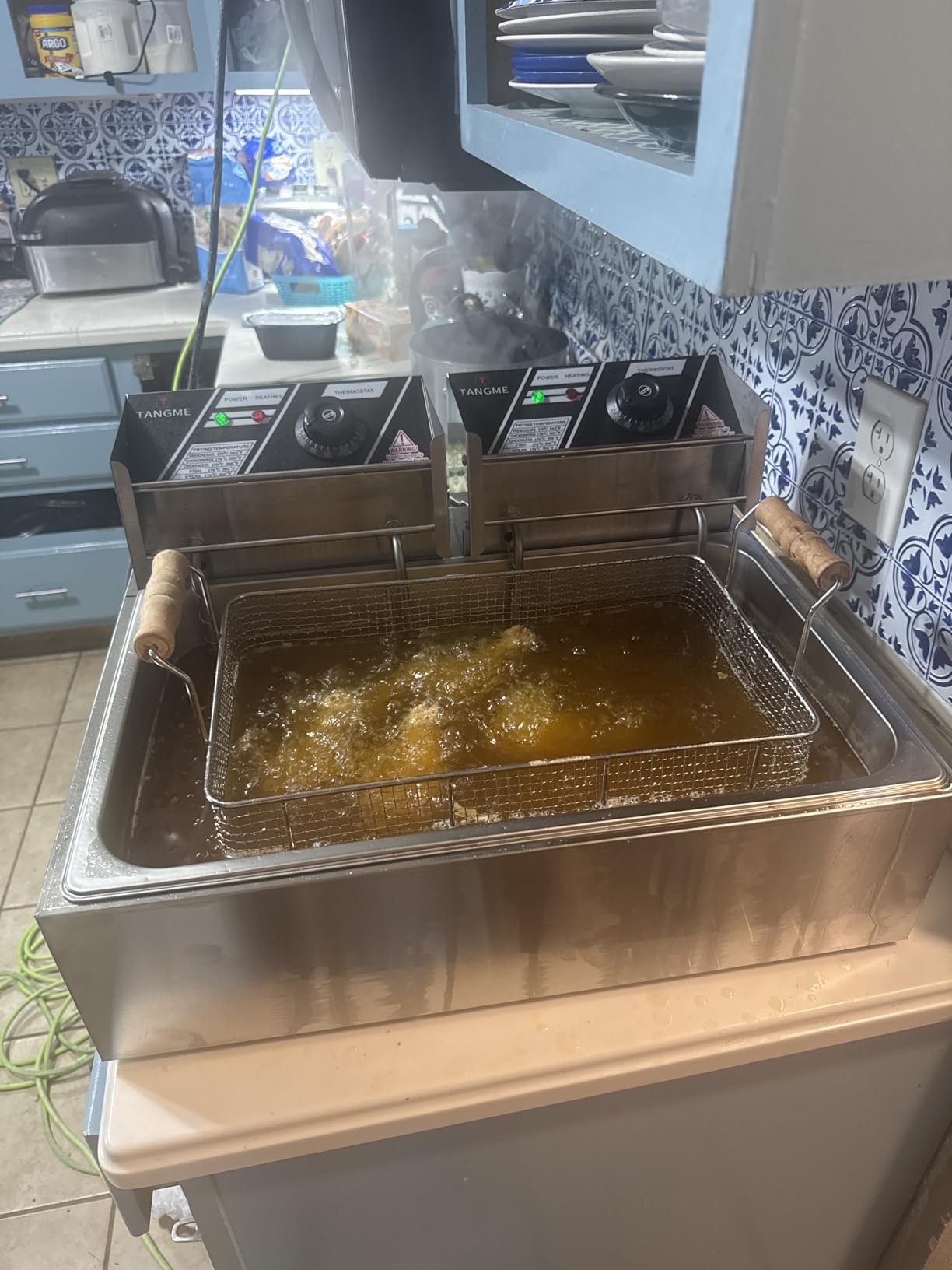TANGME Commercial Deep Fryer, 3400w Electric Countertop Fryer with 3 Baskets, 22L/23.25Qt 1mm Thickened Stainless Steel Oil Fryer with Temperature Limiter for Restaurant, UL Certified customer photo 2