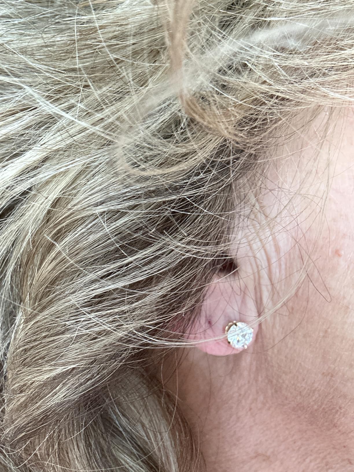 CERTIFIED 1 to 6 Carat LAB GROWN Solitaire Diamond Stud Earrings Round Cut 4 Prong Screw Back (F-G Color, VS1-VS2 Eye Clean Clarity) customer photo 2