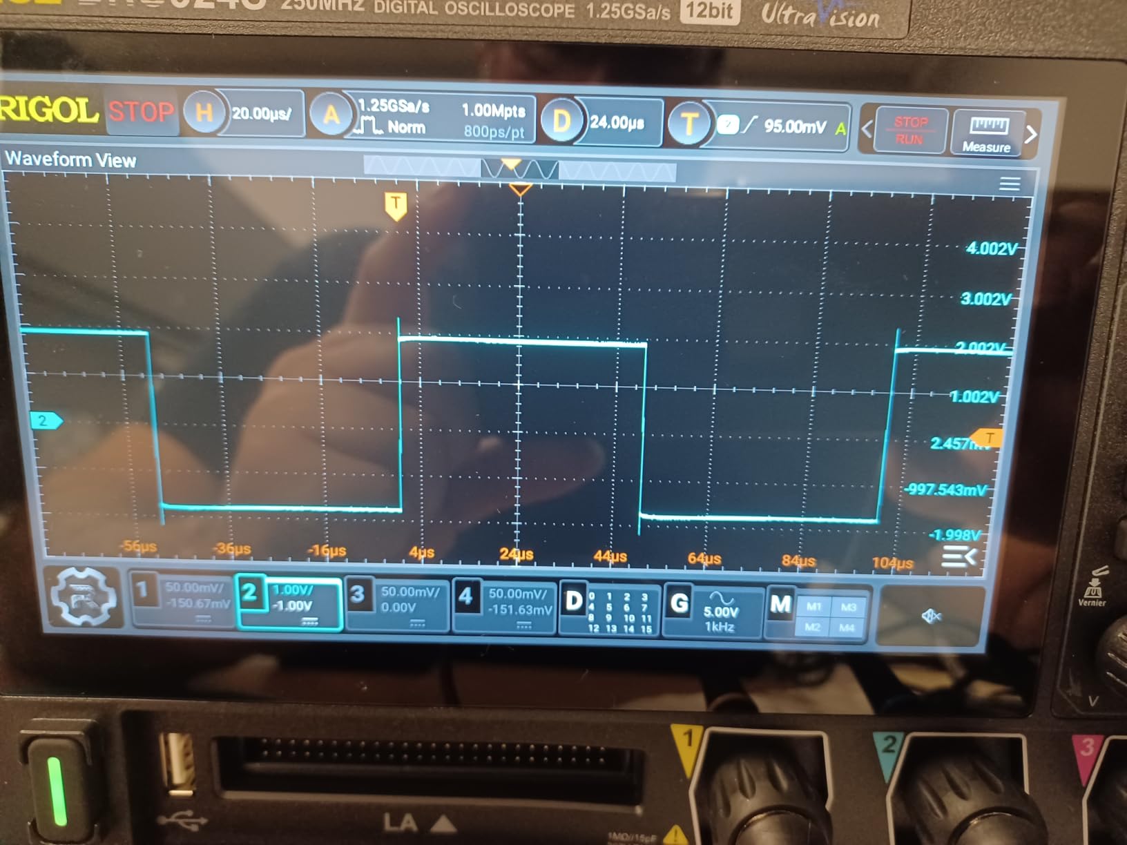 RIGOL Digital Oscilloscope DHO924S 250 MHz 4-Ch + 16 Digital 1.25 GSa/s 12-bit 50 Mpts UltraAcquire 1,000,000 wfms/s AFG + Bode Plot LAN/USB/HDMI SCPI for Power & Embedded customer photo 1