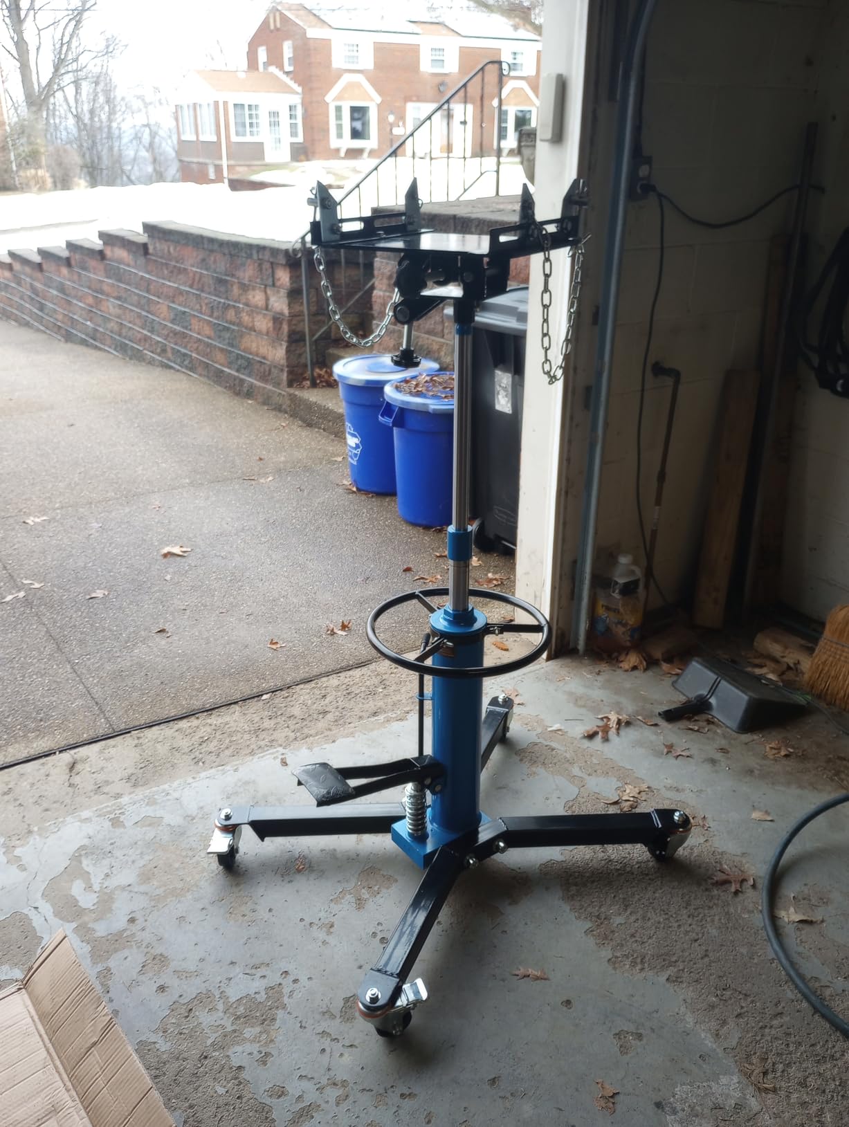 High Lift Transmission Jack, 0.75 Ton / 1,660 lbs 2-Stage Telescopic Transmission Jack with Foot Pedal & 360° Swivel Wheels, Adjustable 35