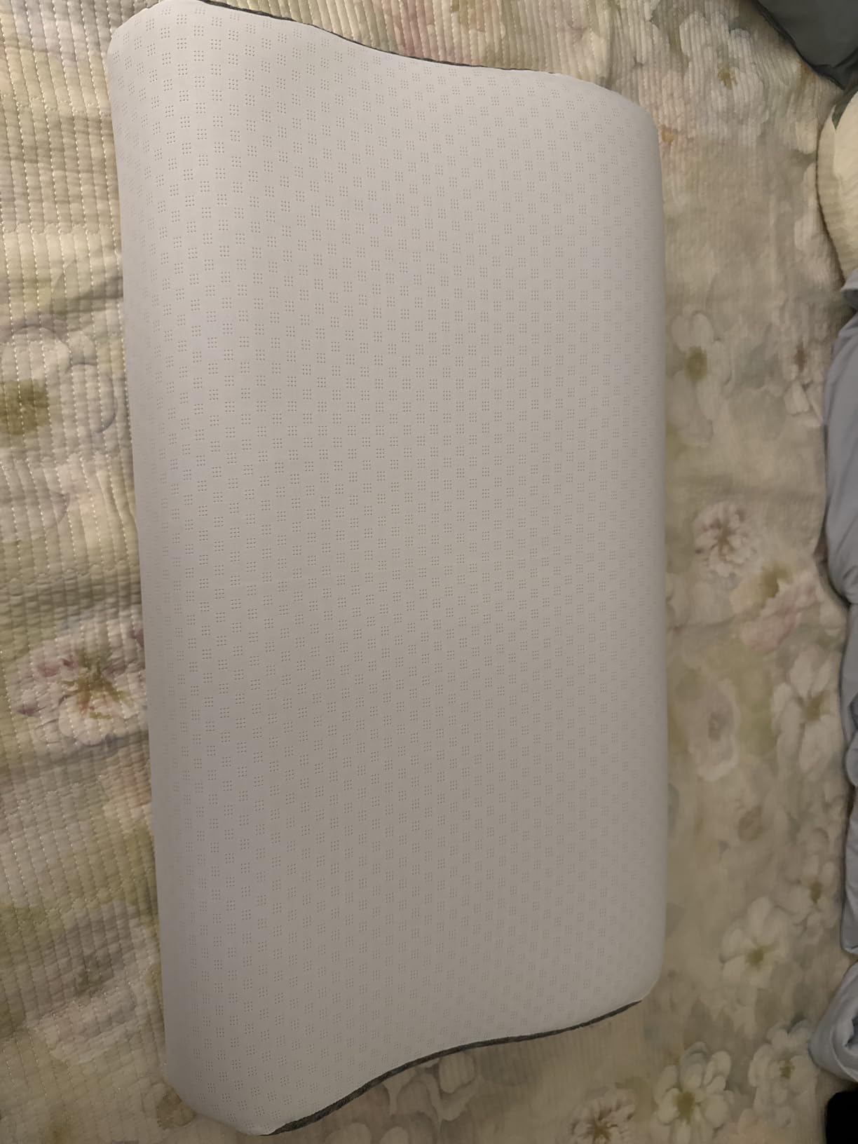 Cervical Pillow for Neck Pain Relief, Contour Memory Foam Pillows for Sleeping, Odorless Ergonomic Pillow Adjustable Orthopedic Cooling Pillow Bed Pillow Neck Support for Side Back Stomach Sleepers customer photo 1