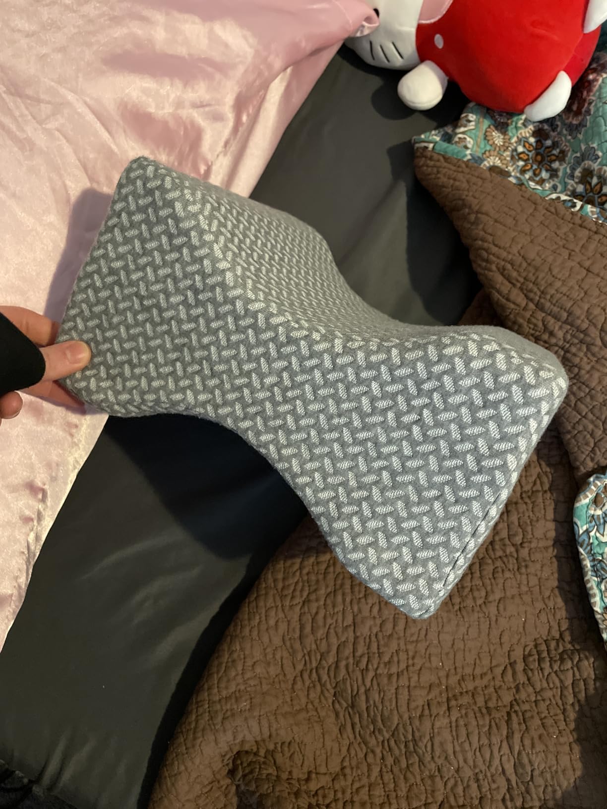 BlissTrends Memory Foam Knee Pillow for Side Sleepers, Leg Pillows for Sleeping Blood Circulation, Elevation Pillow for Spine Aligning, Sciatica, Back, Hip, Knee, Ankle Pain customer photo 2
