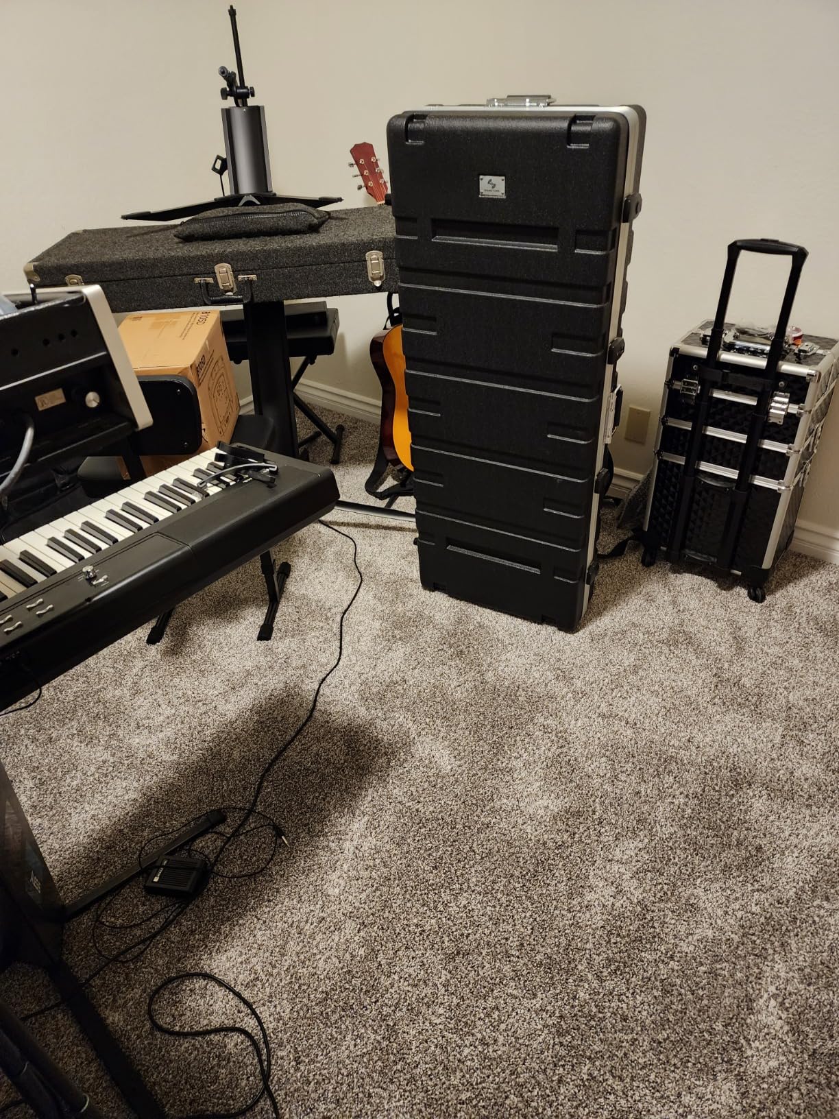 Sound Town Plywood 88-Note Keyboard ATA Flight Case, with Recessed Wheels, Handles and Latches, High-density Foam Interior (STRC-KB88W) customer photo 1