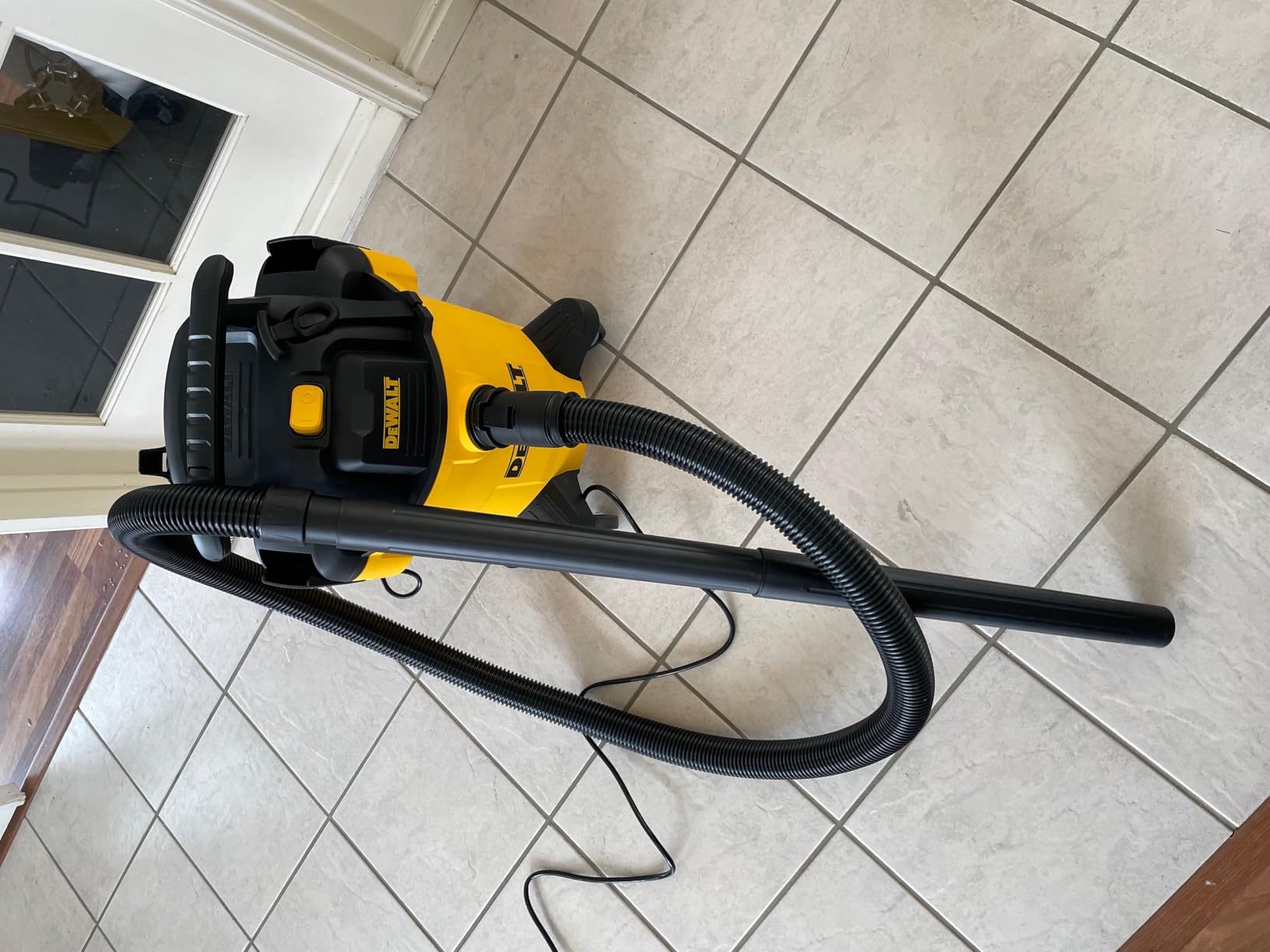 DEWALT Shop Vacuum 6 Gallon 4HP Poly Wet Dry Vacuum for Jobsite Garage Home customer photo 1