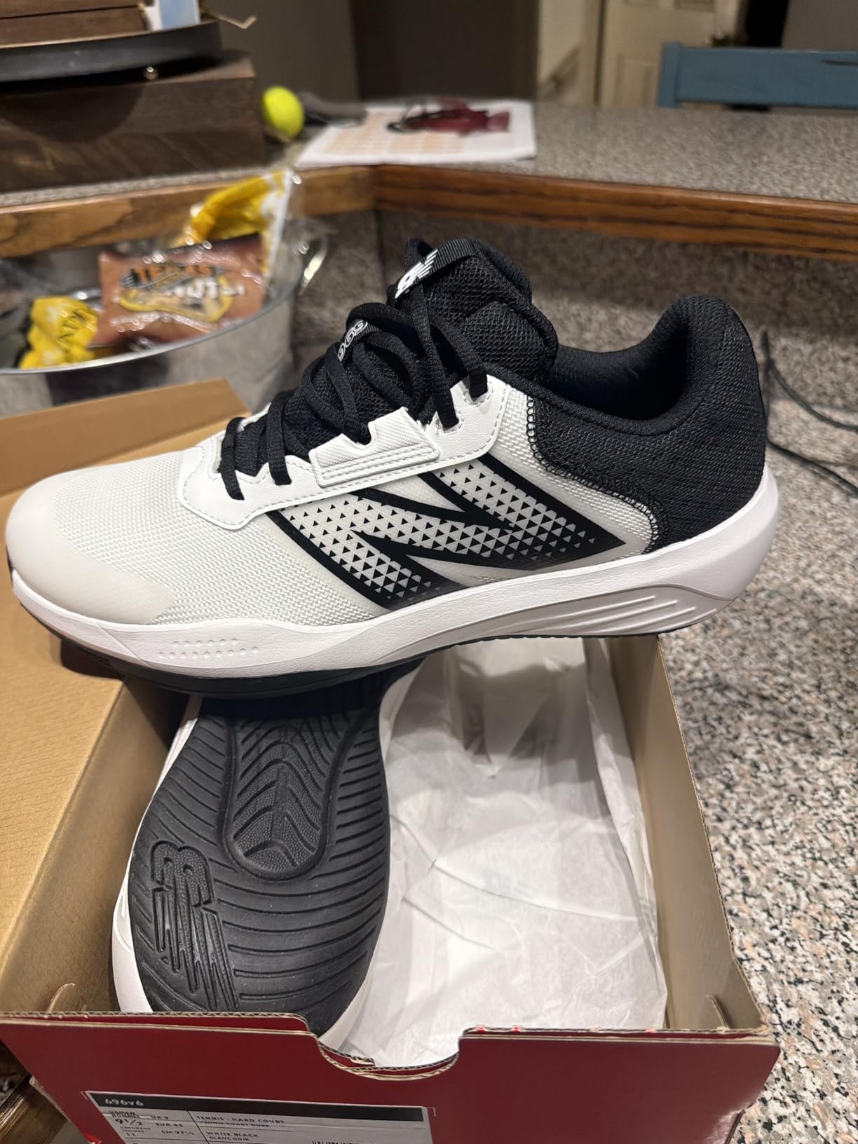 New Balance Men's 696 V4 Hard Court Tennis Shoe customer photo 1