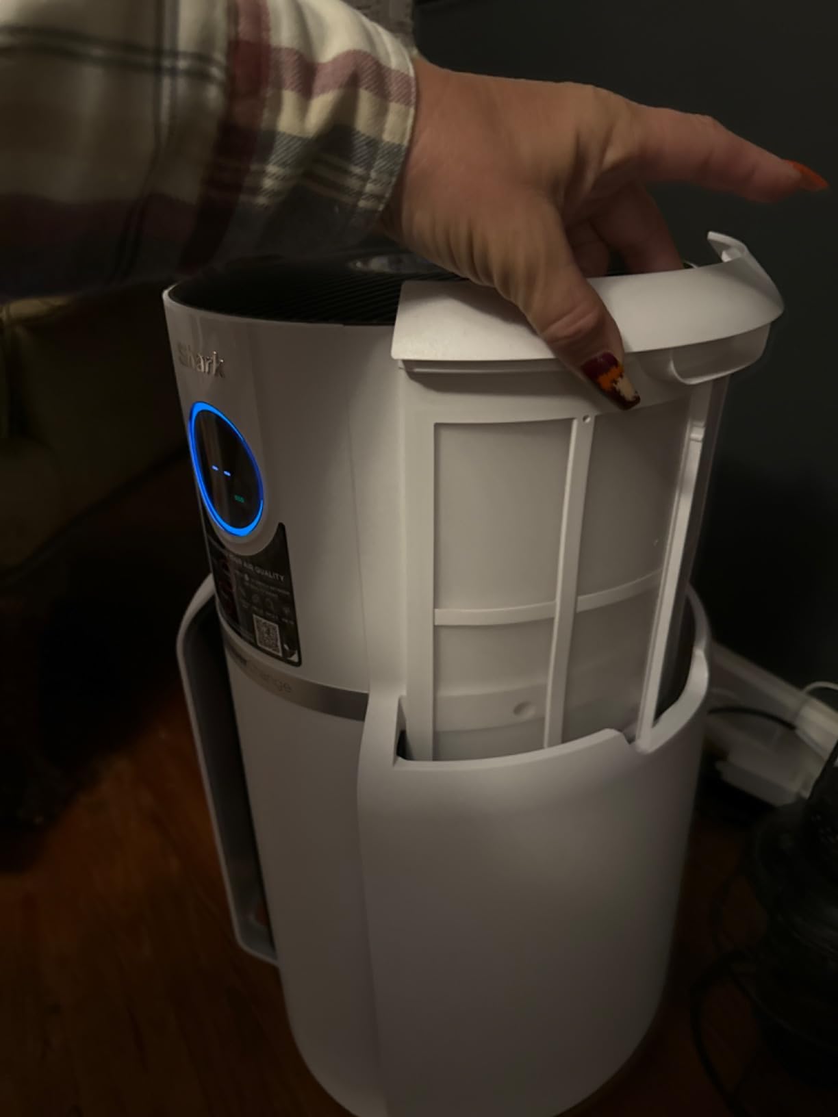 Shark NeverChange HP152 Air Purifier for Home, for Large Room, HEPA-Exceeding Filter, Captures Pollutants, Pet Dander, Dust, Odor, Smoke customer photo 1