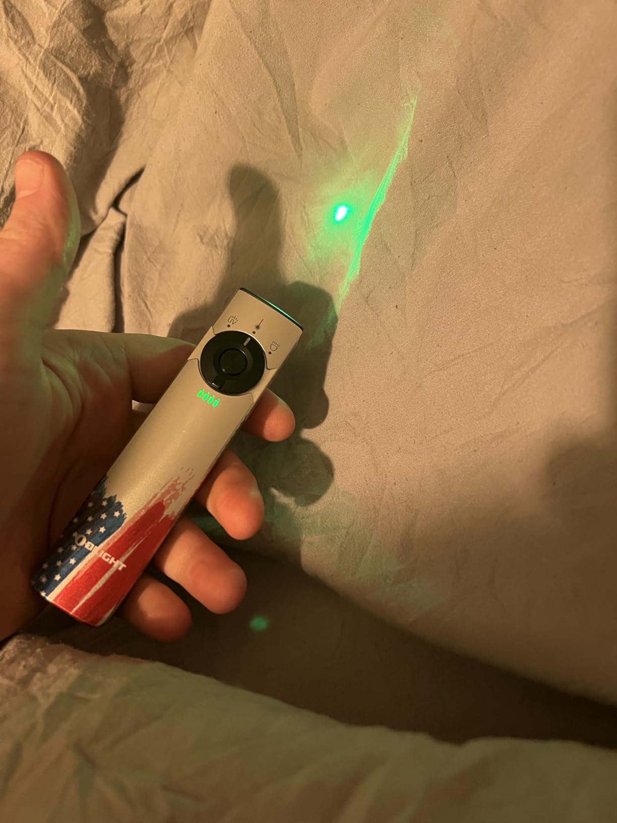 Olight Arkfeld Pro Rechargeable EDC Flat Flashlight with UV and White LED Combo, 1300 Lumens Portable Pocket Lights for Outdoors Emergency Working (OD-Green CW) customer photo 1