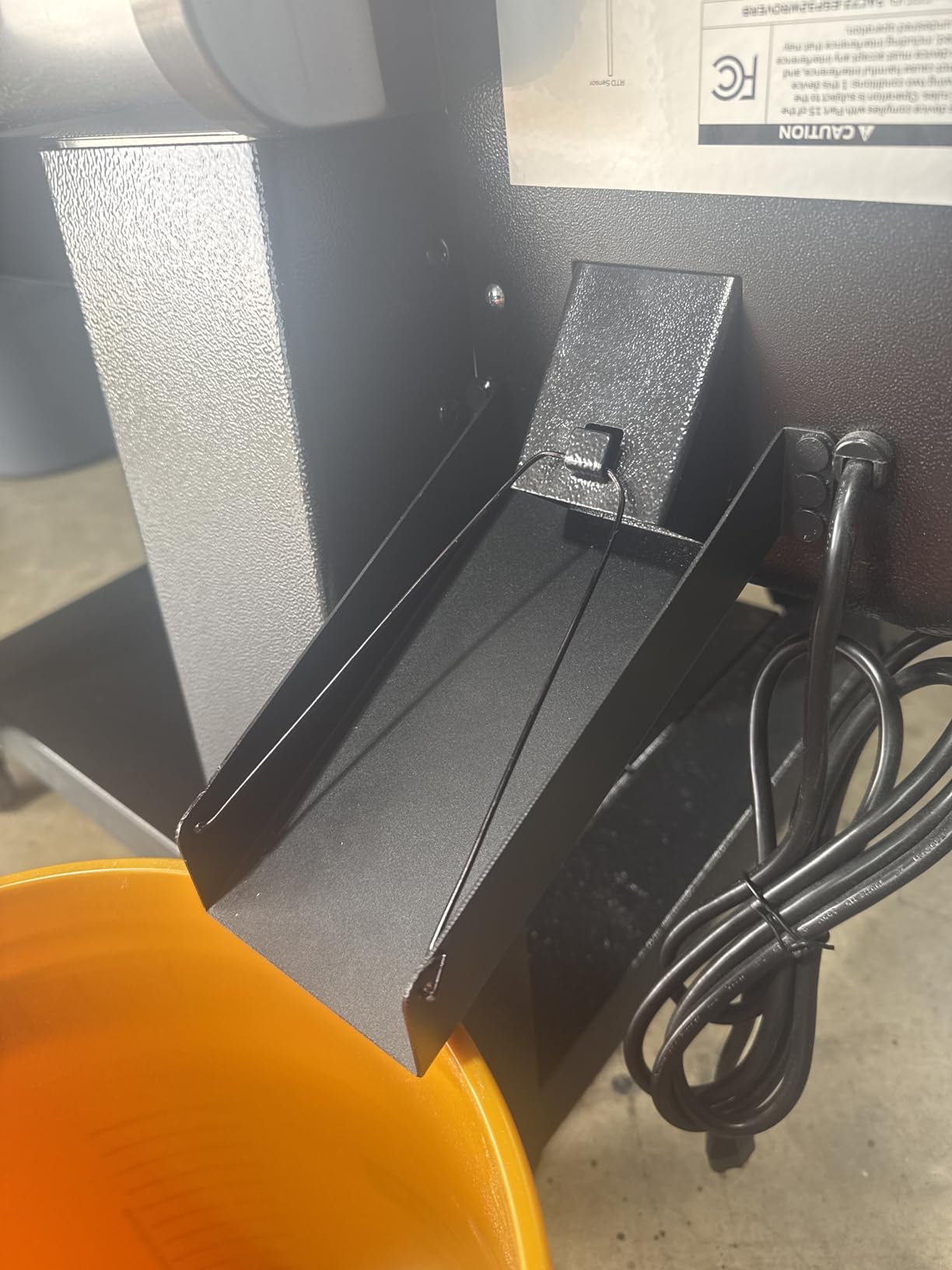 Pellet Smoker Magnetic Helper Chute: Effortless Pellet Collection, Accessories for Traeger and Pit Boss Grill, Magnetic Pellet Slide for Emptying Pellet Grill Hoppers customer photo 1