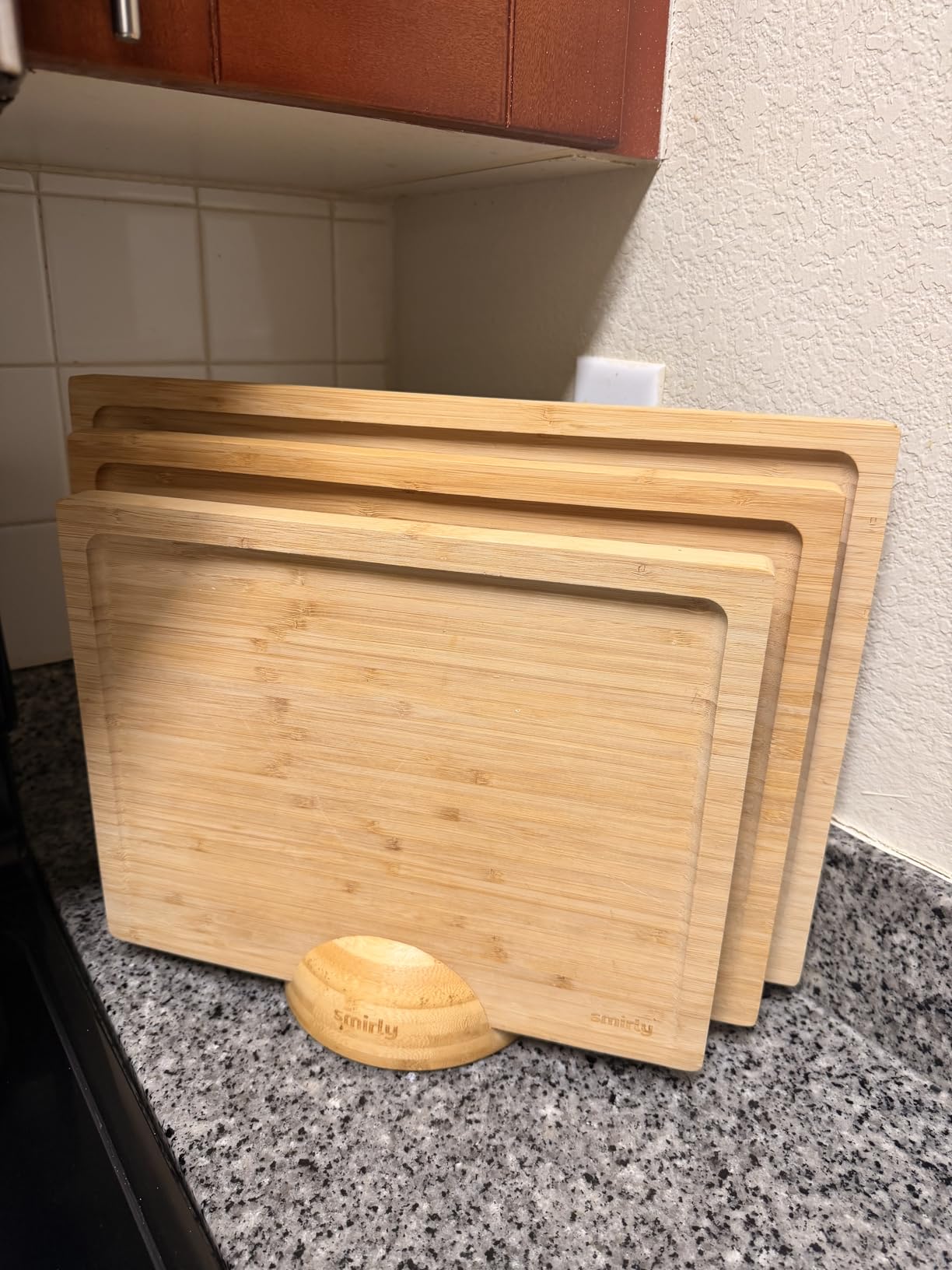 SMIRLY Walnut Cutting Board for Kitchen - Wood Cutting Boards with Handle and Juice Groove for Meal Prep, Serving, Charcuterie - Non Toxic Wooden Chopping Board Set of 3 with Holder customer photo 1