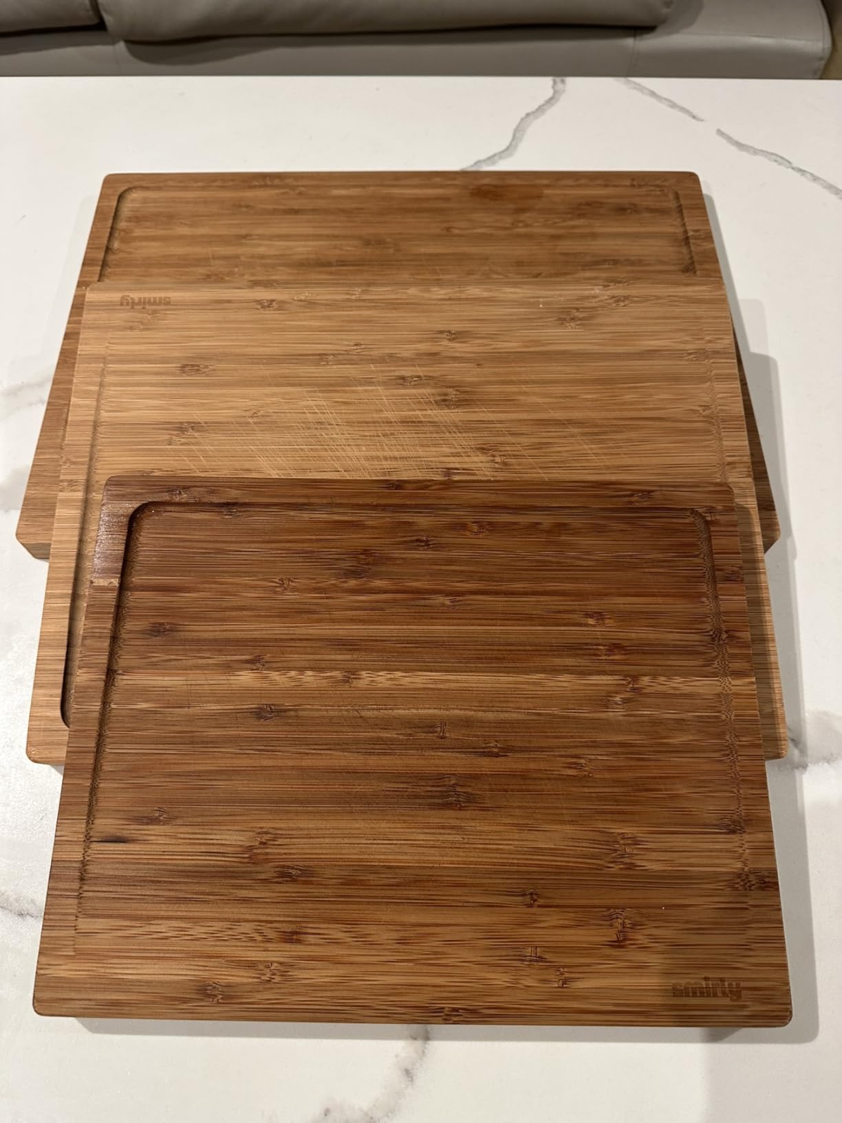 SMIRLY Walnut Cutting Board for Kitchen - Wood Cutting Boards with Handle and Juice Groove for Meal Prep, Serving, Charcuterie - Non Toxic Wooden Chopping Board Set of 3 with Holder customer photo 2