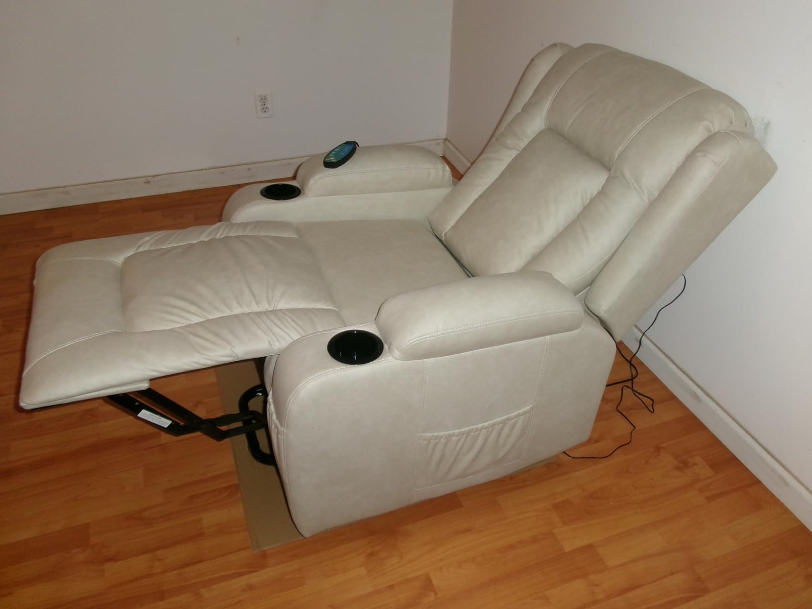 Best Choice Products PU Leather Electric Power Lift Chair, Recliner Massage Chair, Adjustable Furniture for Back, Legs w/ 3 Positions, USB Port, Heat, Cupholders, Easy-to-Reach Side Button customer photo 2