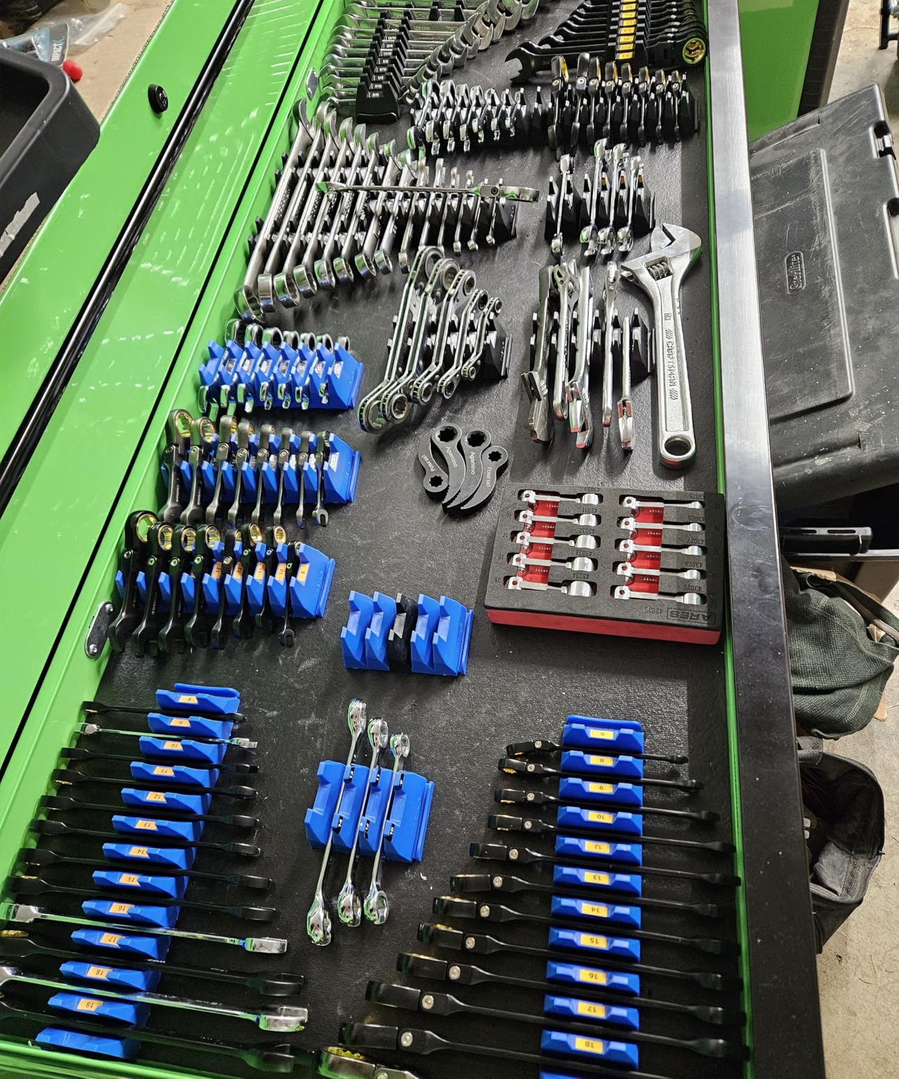WORKPRO 22-piece Ratcheting Wrench Set with 180° Flex Head, Anti-Slip Tooth, Combination Wrench Sets with Organizer Box, Metric 6-18mm & SAE 1/4-3/4