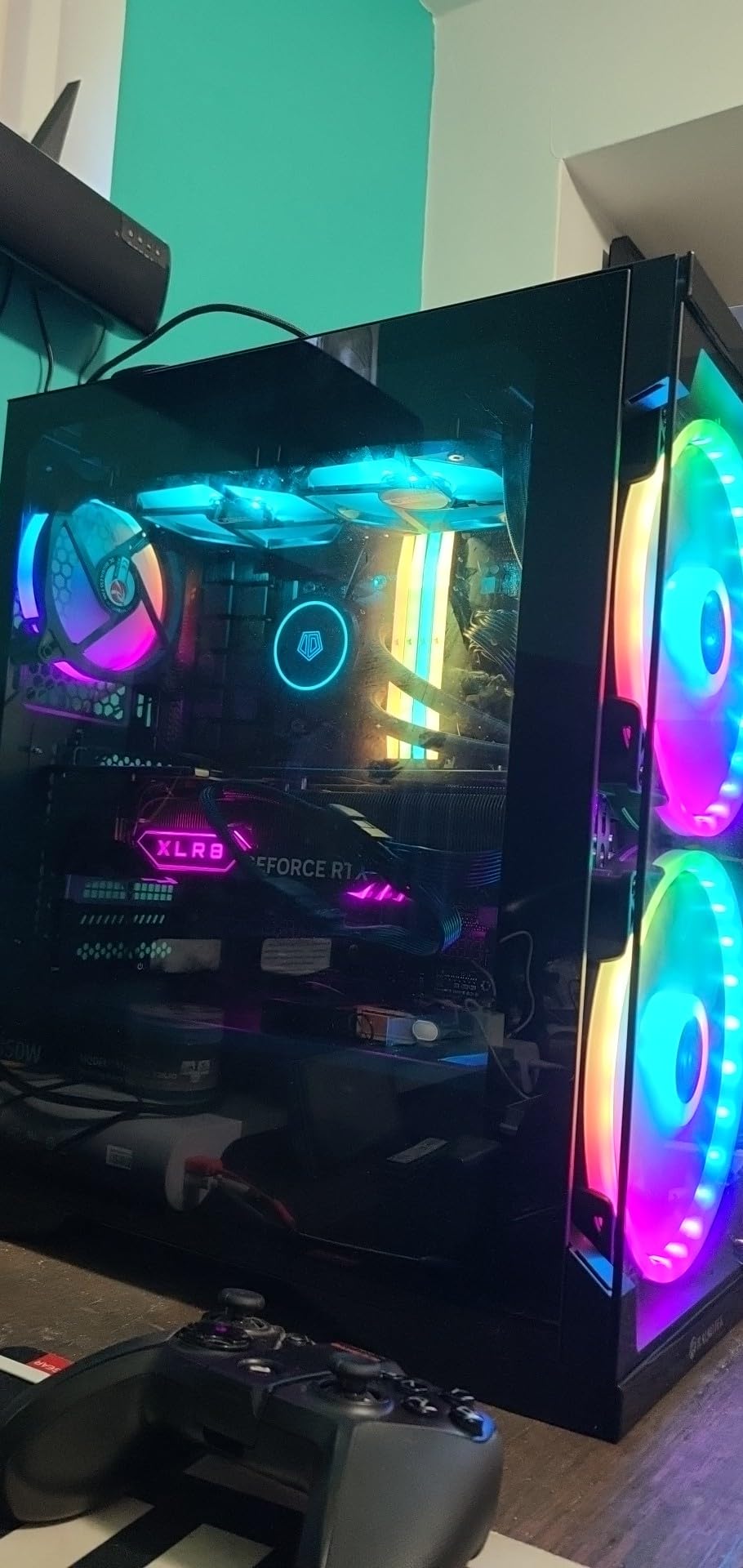 PNY GeForce RTX 4070 Ti Super 16GB XLR8 Gaming Verto Epic-X RGB OC Triple Fan Graphics Card DLSS 3 (ARGB, 256-bit, GDDR6X, PCIe 4.0, HDMI/DisplayPort, incl. Adapter & Support Bracket, 3.3 Slot) customer photo 1
