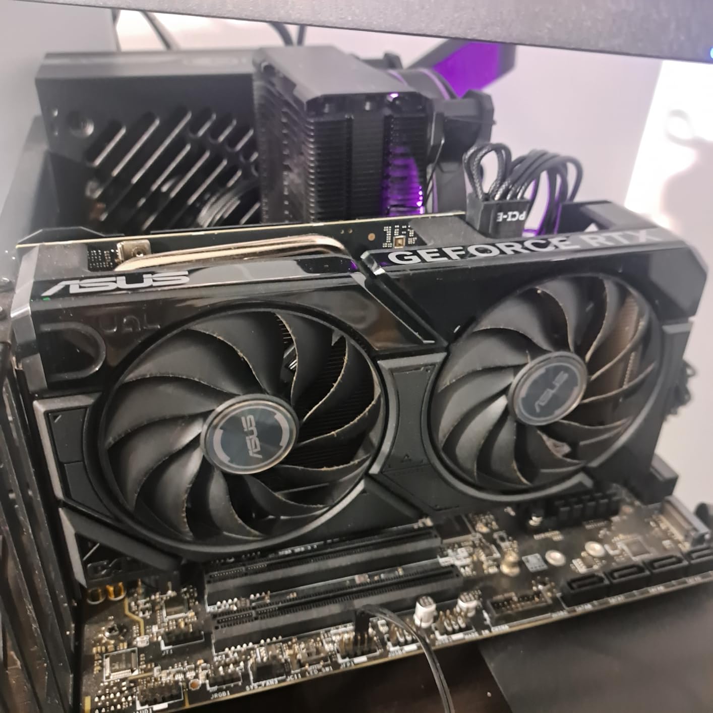 ASUS Dual GeForce RTX 4060 EVO OC Edition 8GB GDDR6 (PCIe 4.0, 8GB GDDR6, DLSS 3, HDMI 2.1a, DisplayPort 1.4a, Axial-tech Fan Design, 0dB Technology, Dual BIOS, Auto-Extreme Technology, and More) customer photo 1