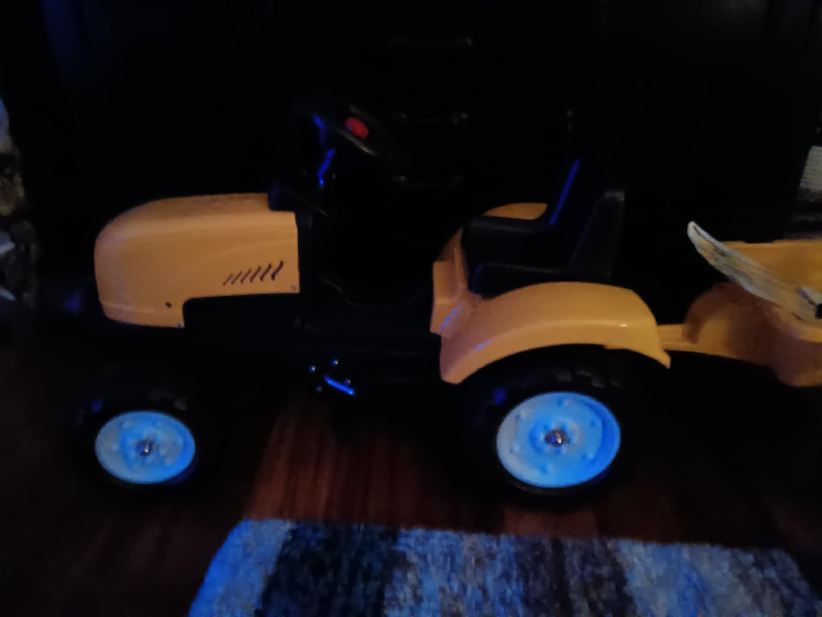 Aosom Kids Ride on Farm Tractor, Manual Pedal Ride on Car with Back Storage Trailer, Shovel & Rake, Horn for Age 3 Years Old, Yellow customer photo 1