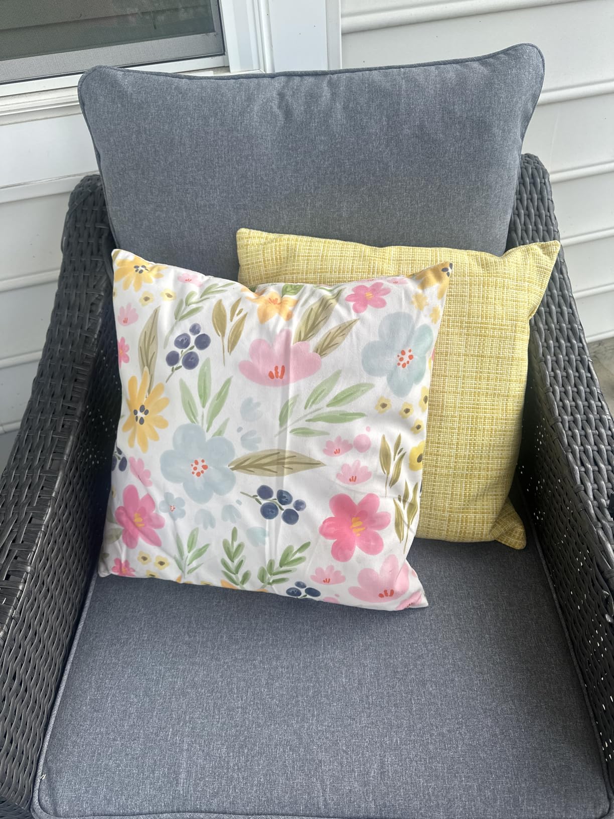 Outsunny Outdoor Chair Cushions Set of 4, Fade Resistant, 24 x 24 in Deep Seat, Patio Cushions for Chair, Sofa, and Outdoor Furniture, Gray customer photo 2