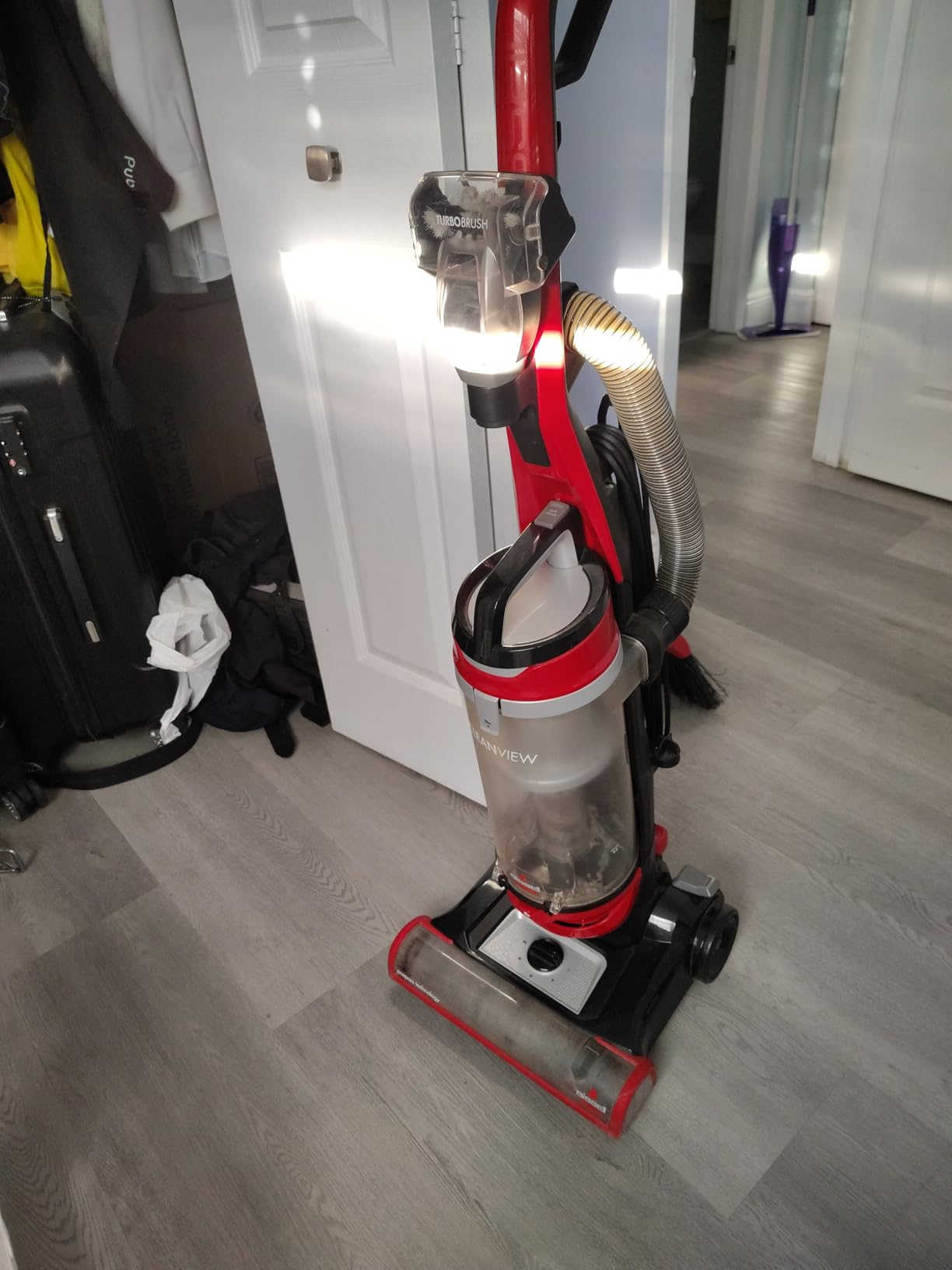 Bissell CleanView Swivel Vacuum with Triple Action Brush Roll, Swivel Steering, Extension Wand, Easy-Empty Dirt Tank, Multi-Cyclonic Suction System customer photo 1