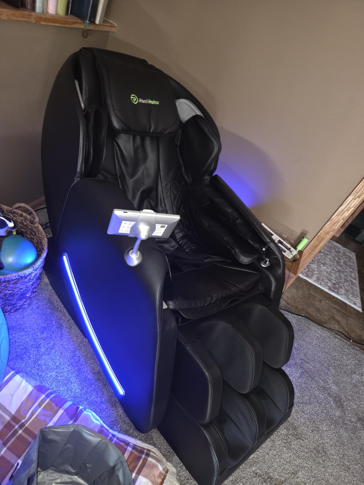 Real Relax Massage Chair Full Body with Unique Phone Controller, Heart and Blood Measurement, Zero Gravity 3D SL-Track Recliner with APP Control, Child Lock, Pause Button, Back Pad, Favor-06 customer photo 2