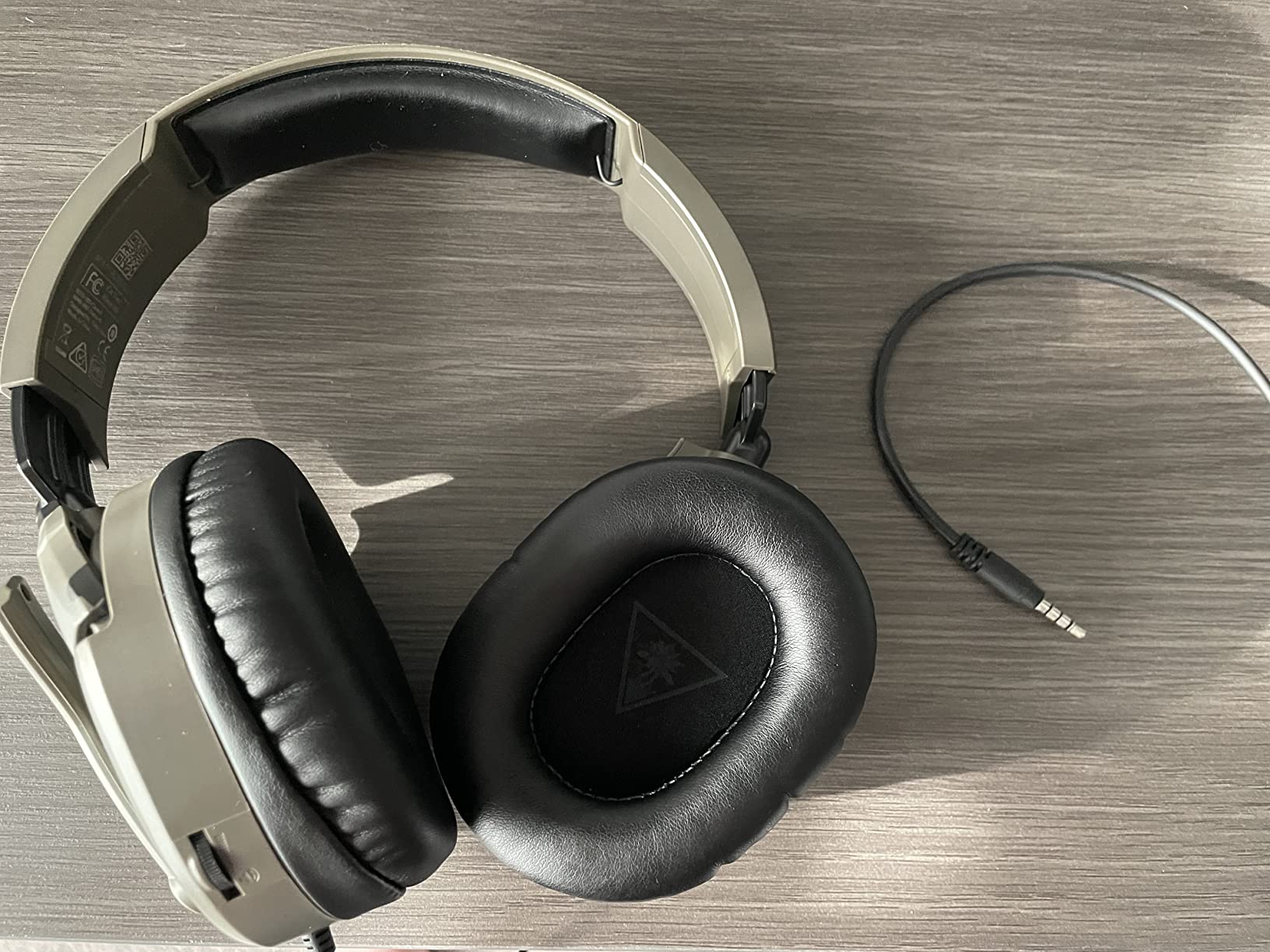 Turtle Beach Recon 70 Multiplatform Gaming Headset for PS5, PS4, Xbox Series X|S, Xbox One, PC & Mobile w/ 3.5mm Wired Connection - Flip-to-Mute Mic, 40mm Speakers, Lightweight Design - Black customer photo 1