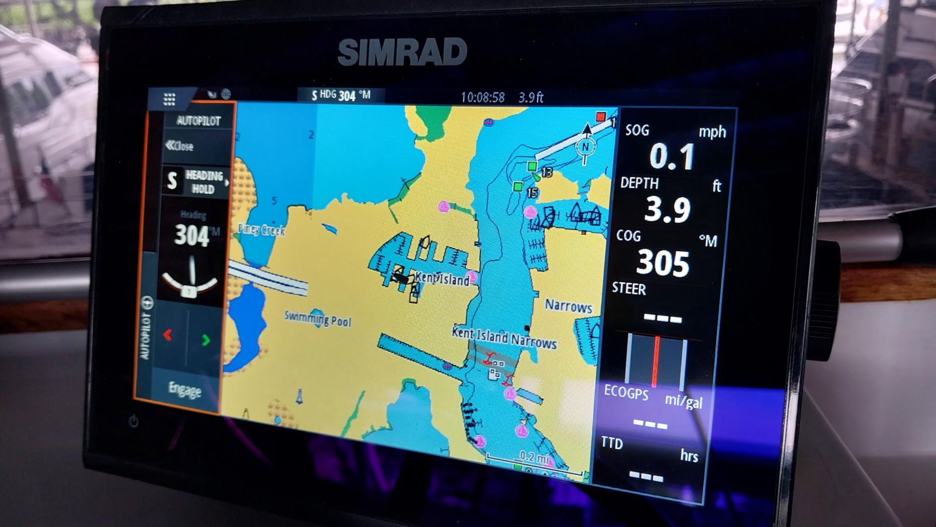 Simrad GO9 XSE Chartplotter and Fish Finder with Active Imaging 3-in-1 Transducer and C-MAP Discover Chart Card customer photo 1