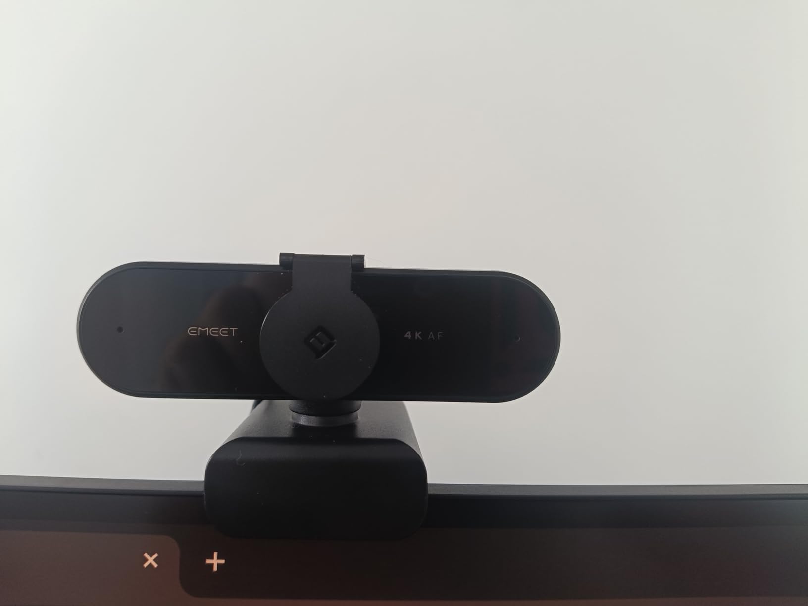 EMEET NOVA 4K Webcam for PC - Ultra 4K HD, PDAF Autofocus, Dual Omnidirectional Mics, 73 Degree FOV, Auto Light Correction, USB-A, Privacy Cover, Ideal for High-End Business Meetings and Live Streaming customer photo 1