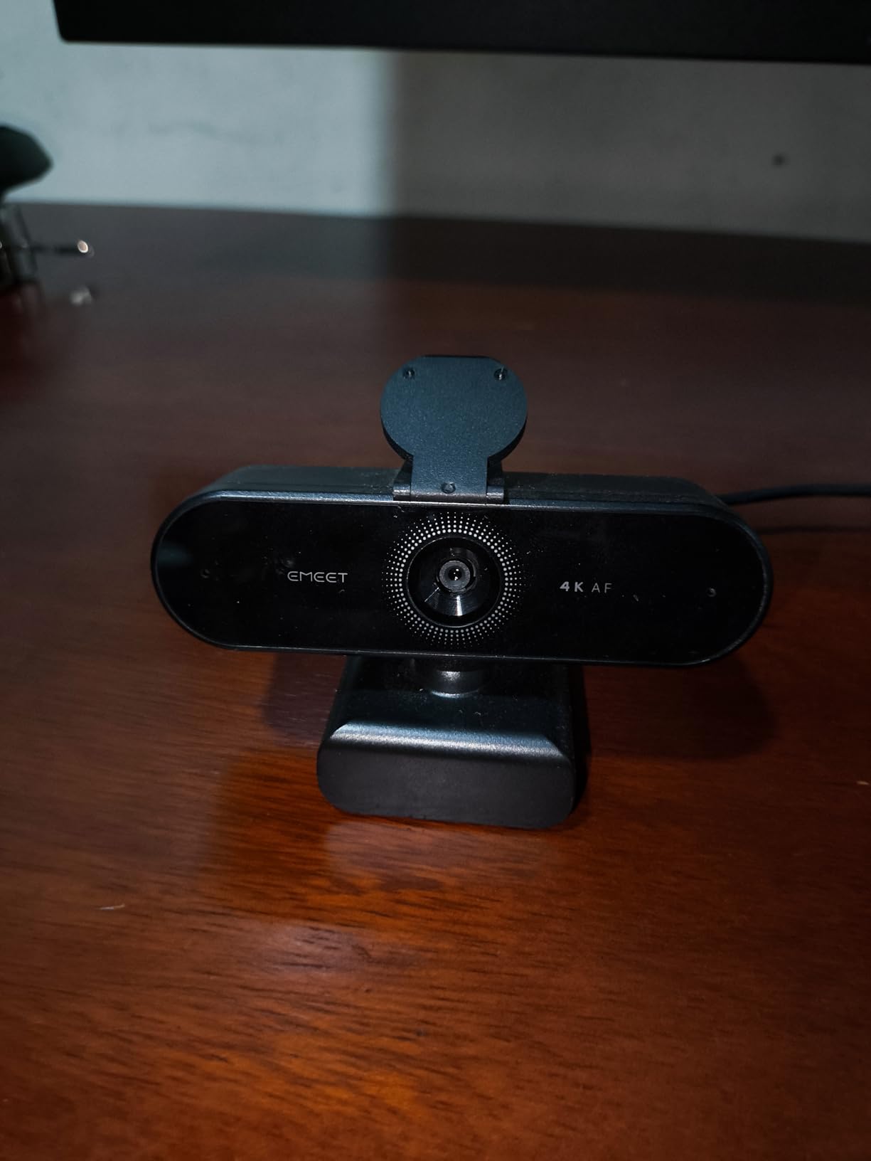 EMEET NOVA 4K Webcam for PC - Ultra 4K HD, PDAF Autofocus, Dual Omnidirectional Mics, 73 Degree FOV, Auto Light Correction, USB-A, Privacy Cover, Ideal for High-End Business Meetings and Live Streaming customer photo 2