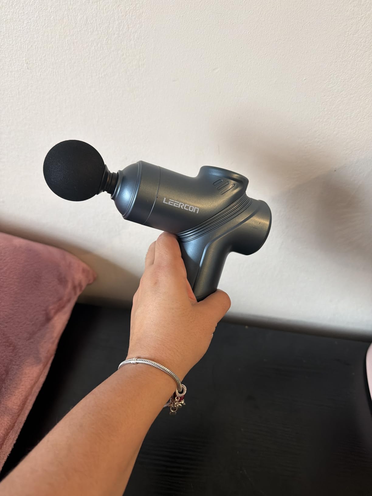 LEERCON Massage Gun Deep Tissue, Silent Brushless Motor and Portable Massage Gun with 4 Interchangeable Heads for Deep Muscle Relief customer photo 1