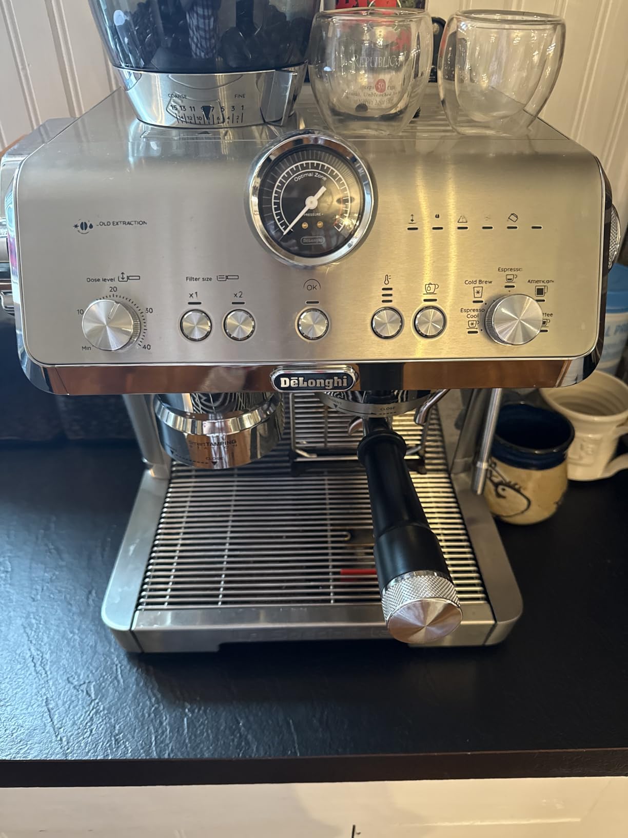 De'Longhi La Specialista Opera Espresso Machine - Cold Brew & Espresso Maker with Smart Tamping, Burr Grinder, Milk Steam Wand/Frother & 19-Bar Pressure customer photo 2