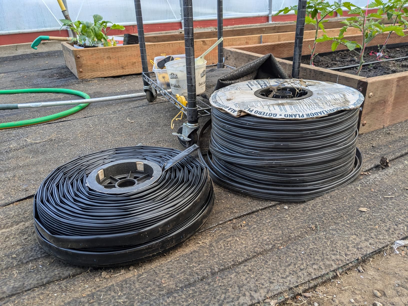 Tondiamo 1000 ft 5/8 Inch Drip Tape Irrigation Tubing Kit 16 Mil 6 Spacing Hose Garden Landscape Irrigation System Automatic Equipment for Farms customer photo 1